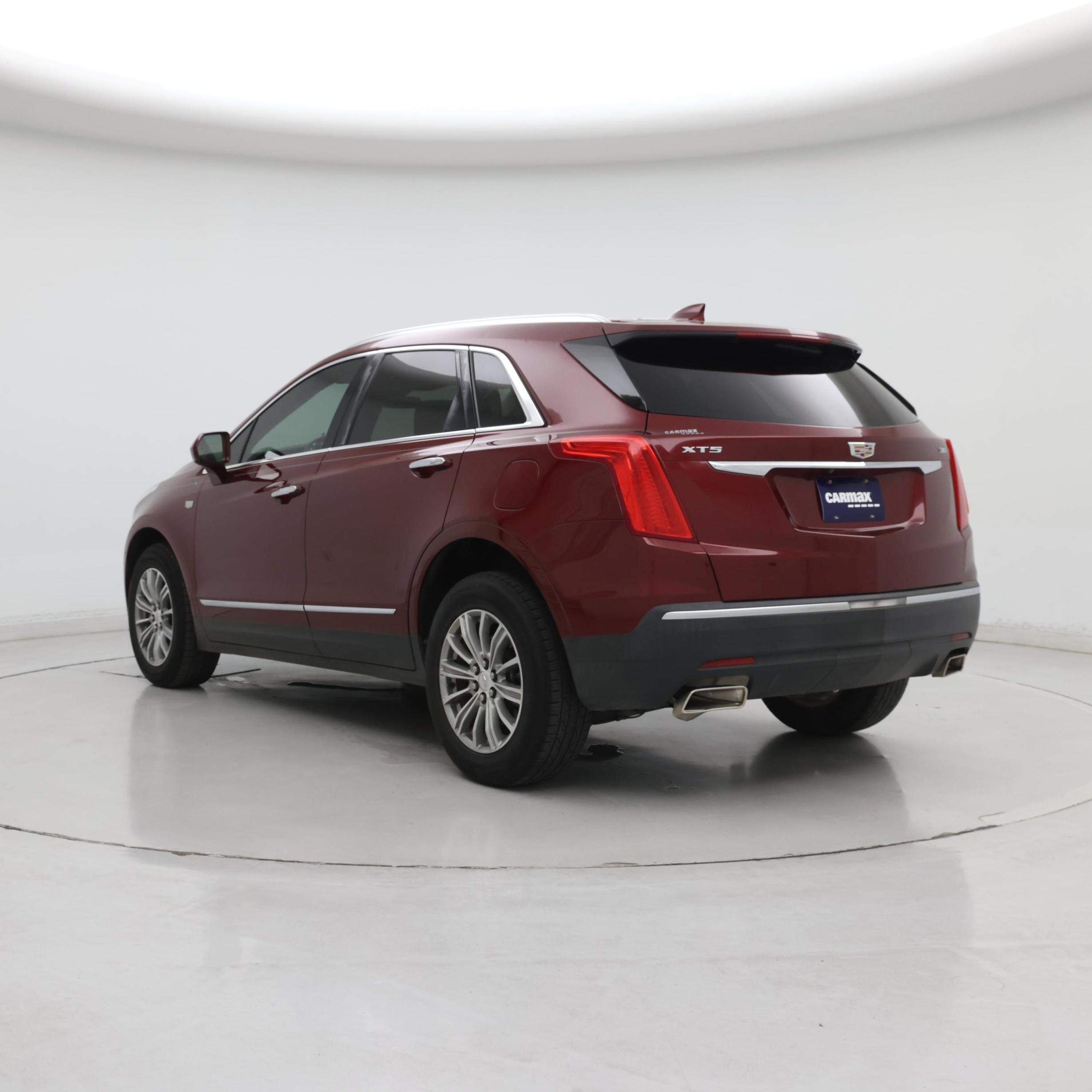 Thumbnail: 2017 Cadillac XT5 - 2