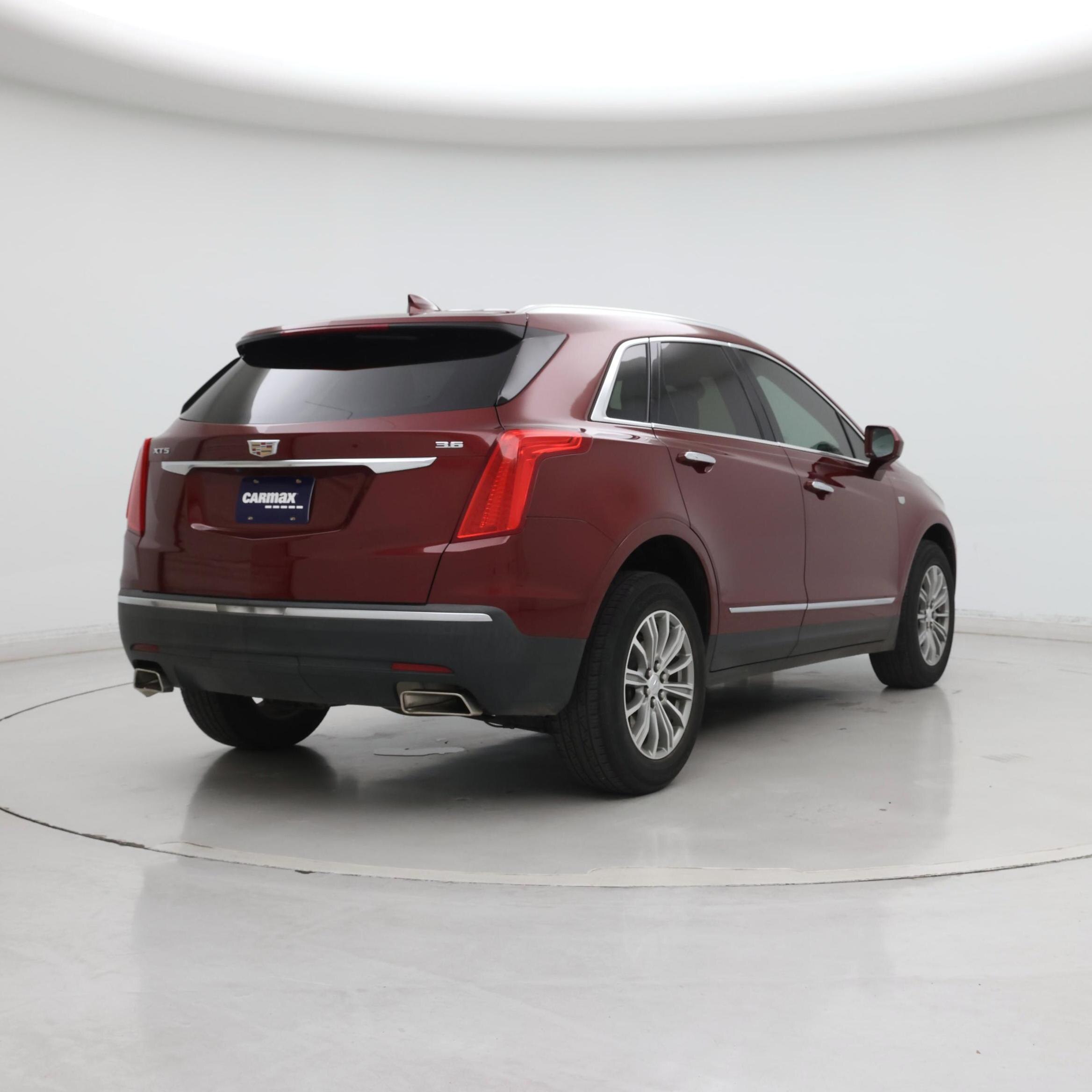 Thumbnail: 2017 Cadillac XT5 - 8