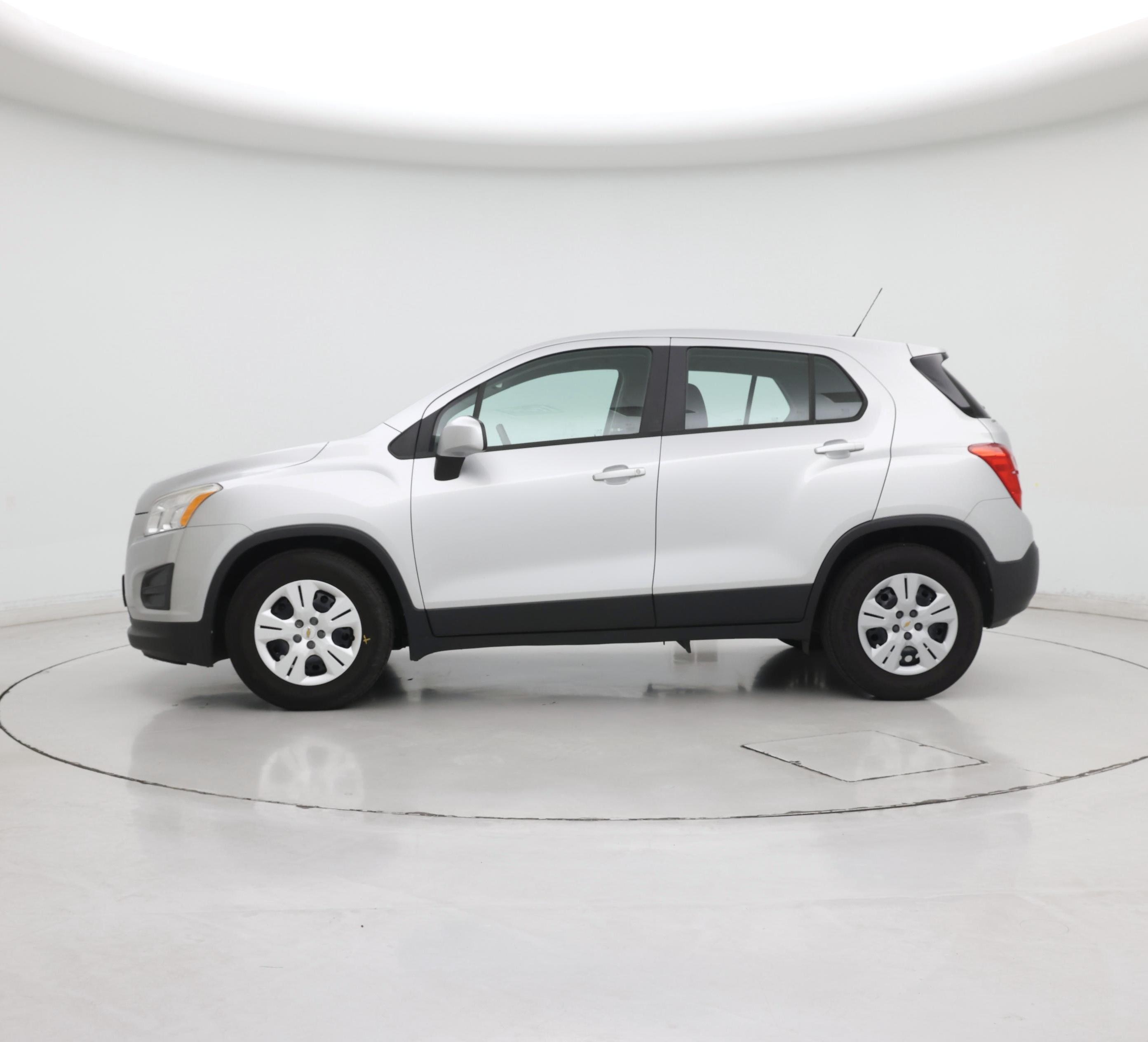 Thumbnail: 2016 Chevrolet Trax - 3