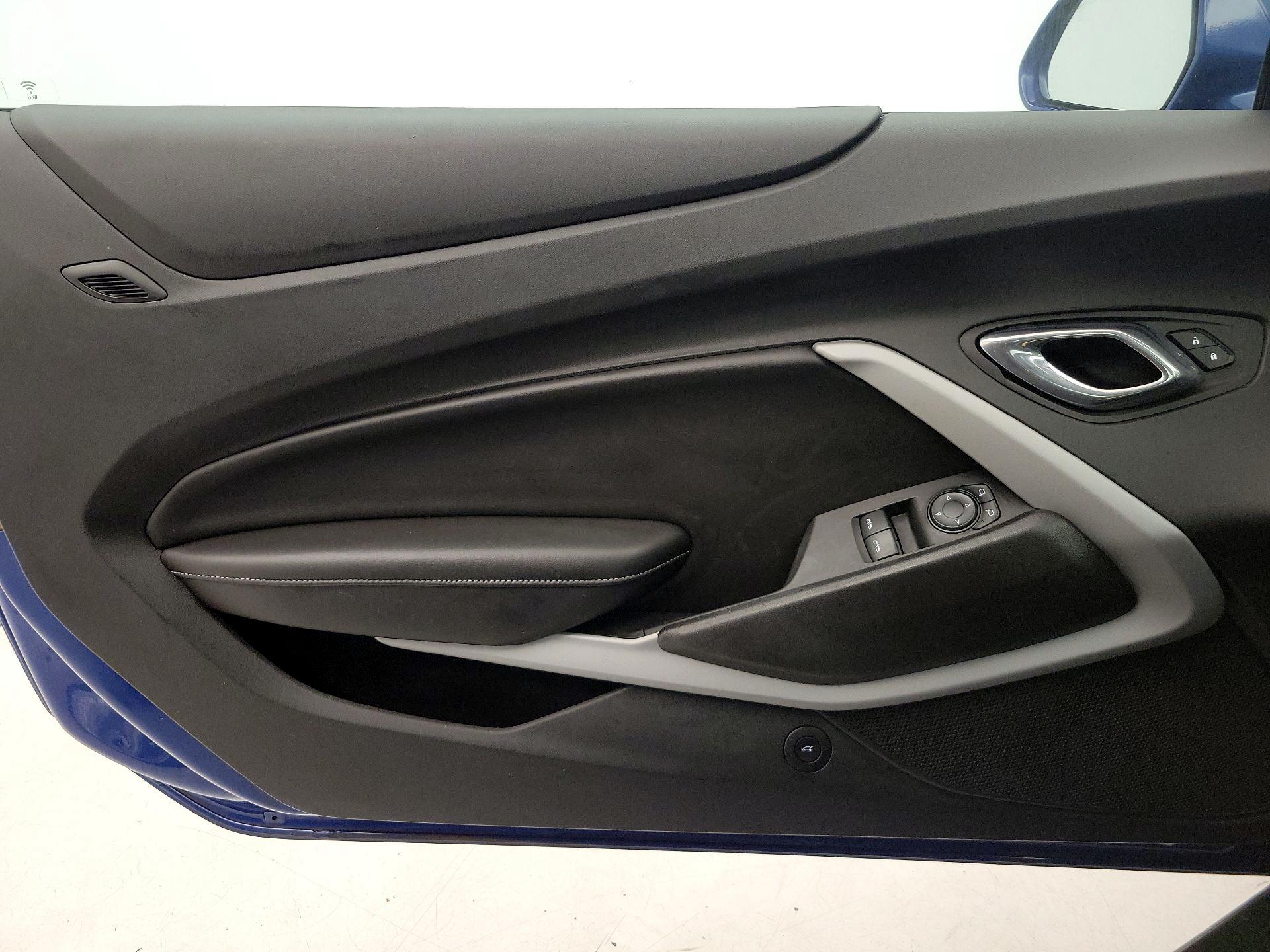 Thumbnail: 2019 Chevrolet Camaro - 12