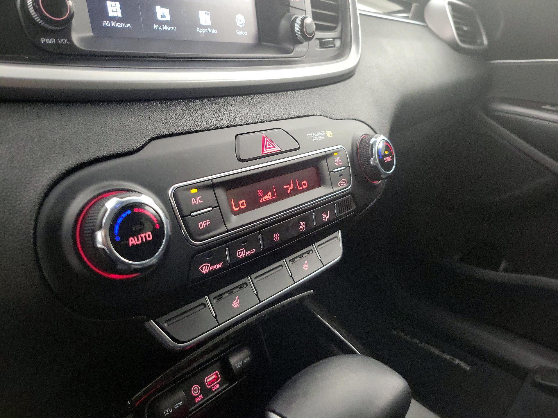 Thumbnail: 2020 Kia Sorento - 16