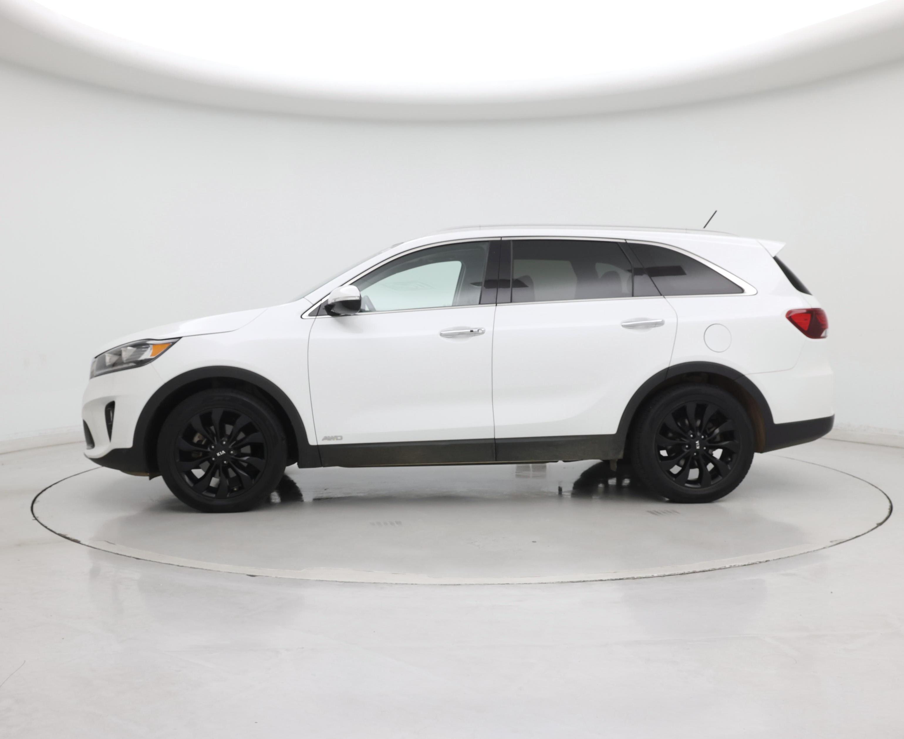 Thumbnail: 2020 Kia Sorento - 3