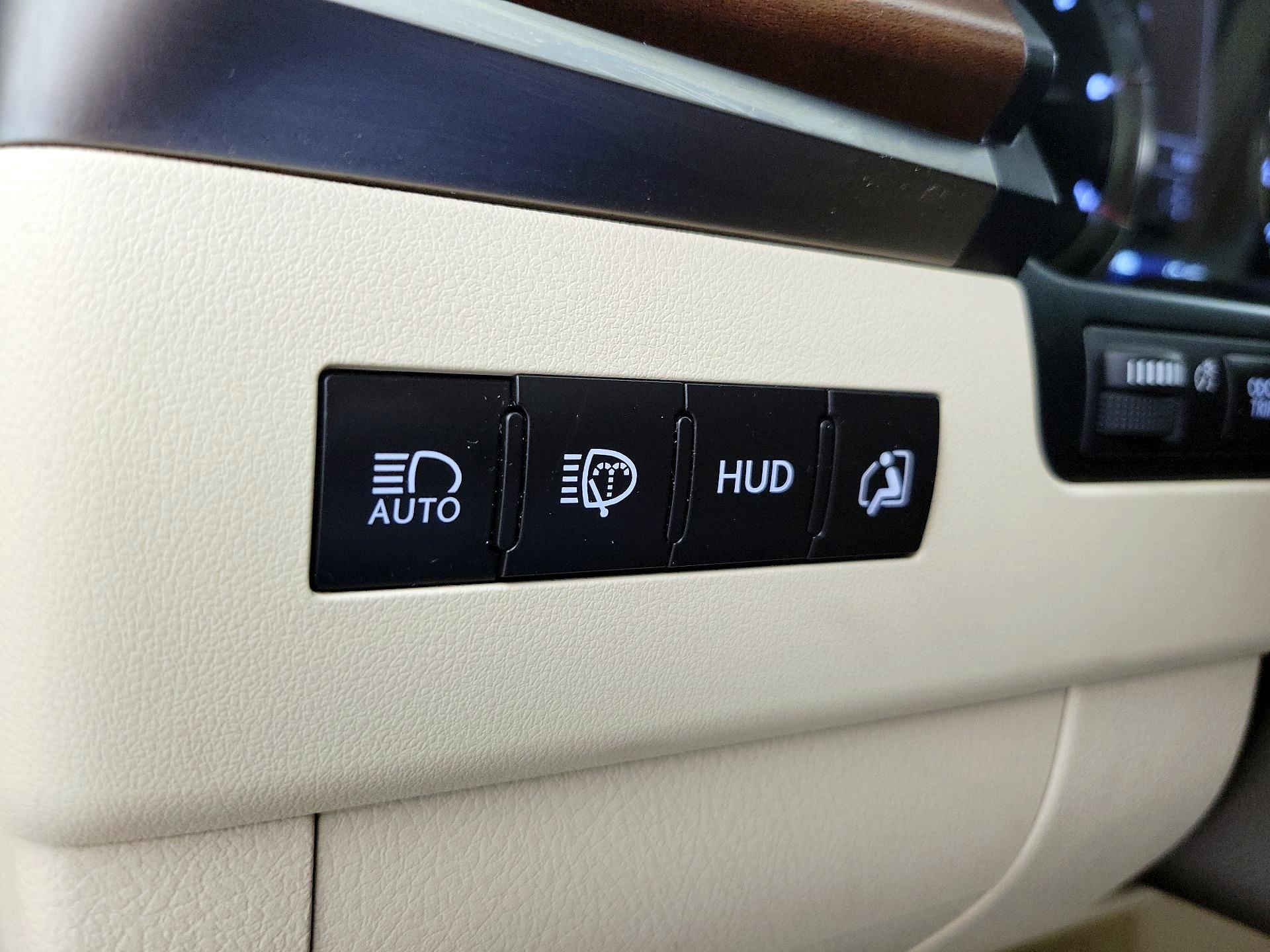 Thumbnail: 2019 Lexus LX - 13