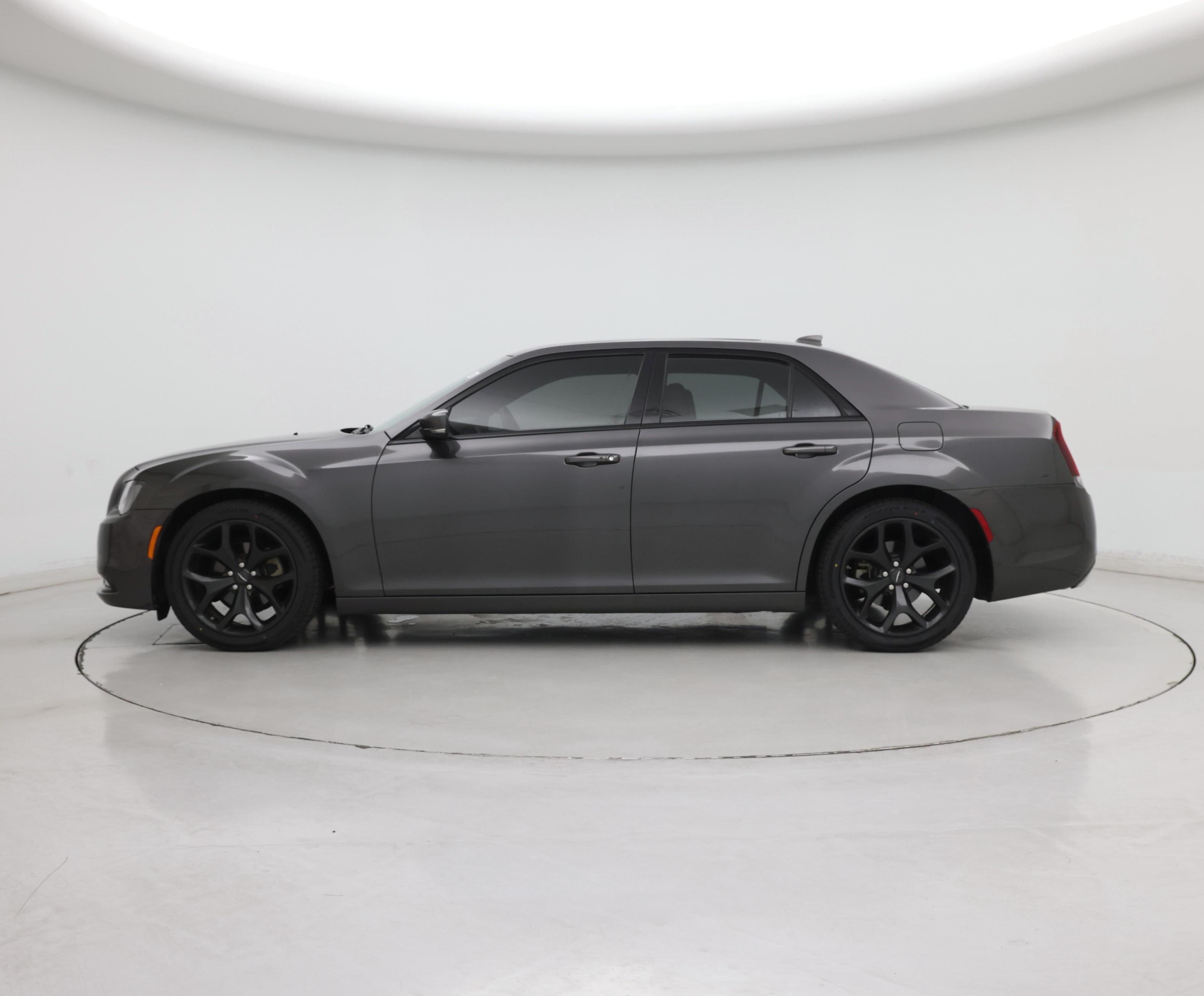 Thumbnail: 2022 Chrysler 300 - 3