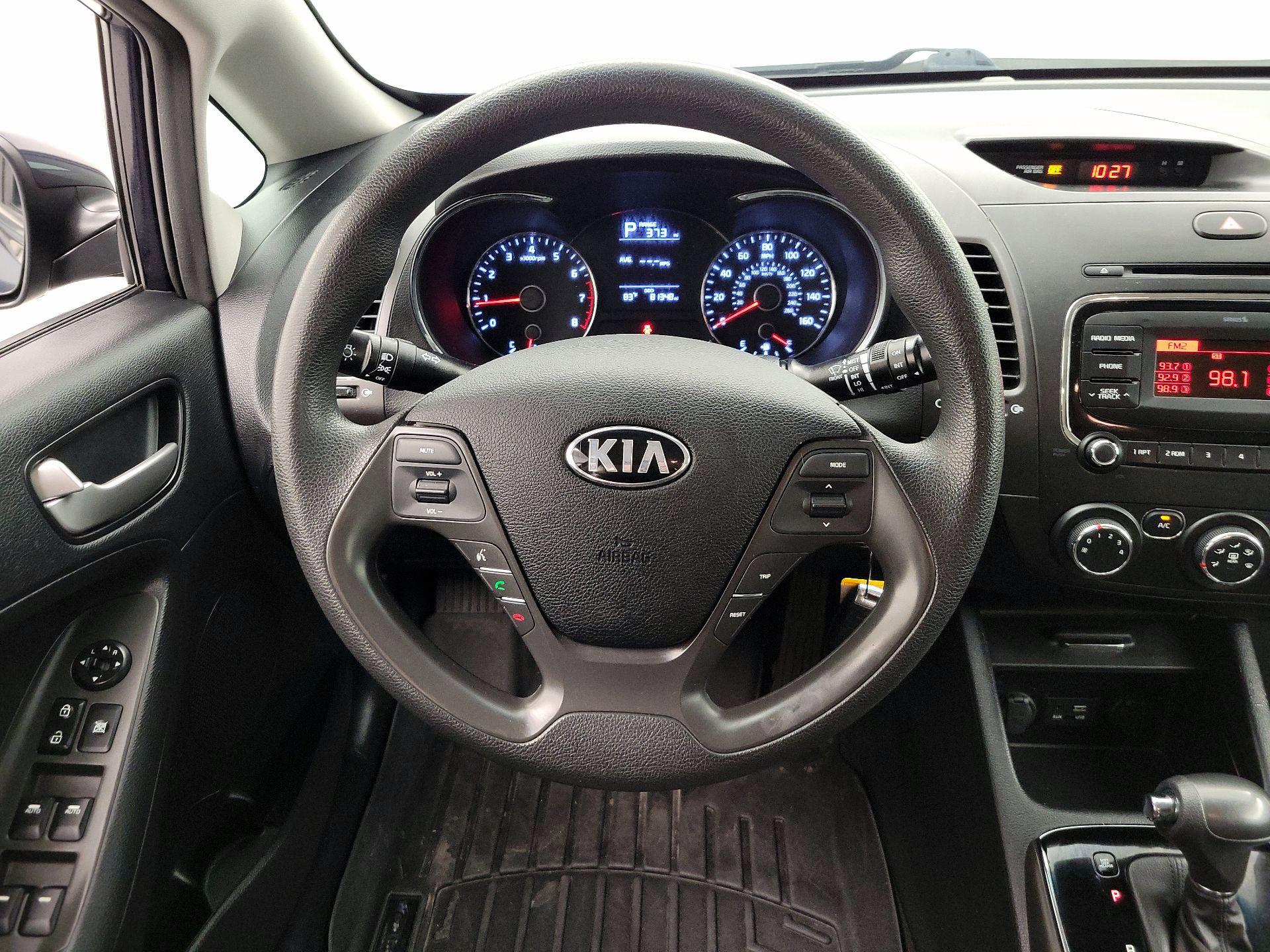 Thumbnail: 2017 Kia Forte - 10