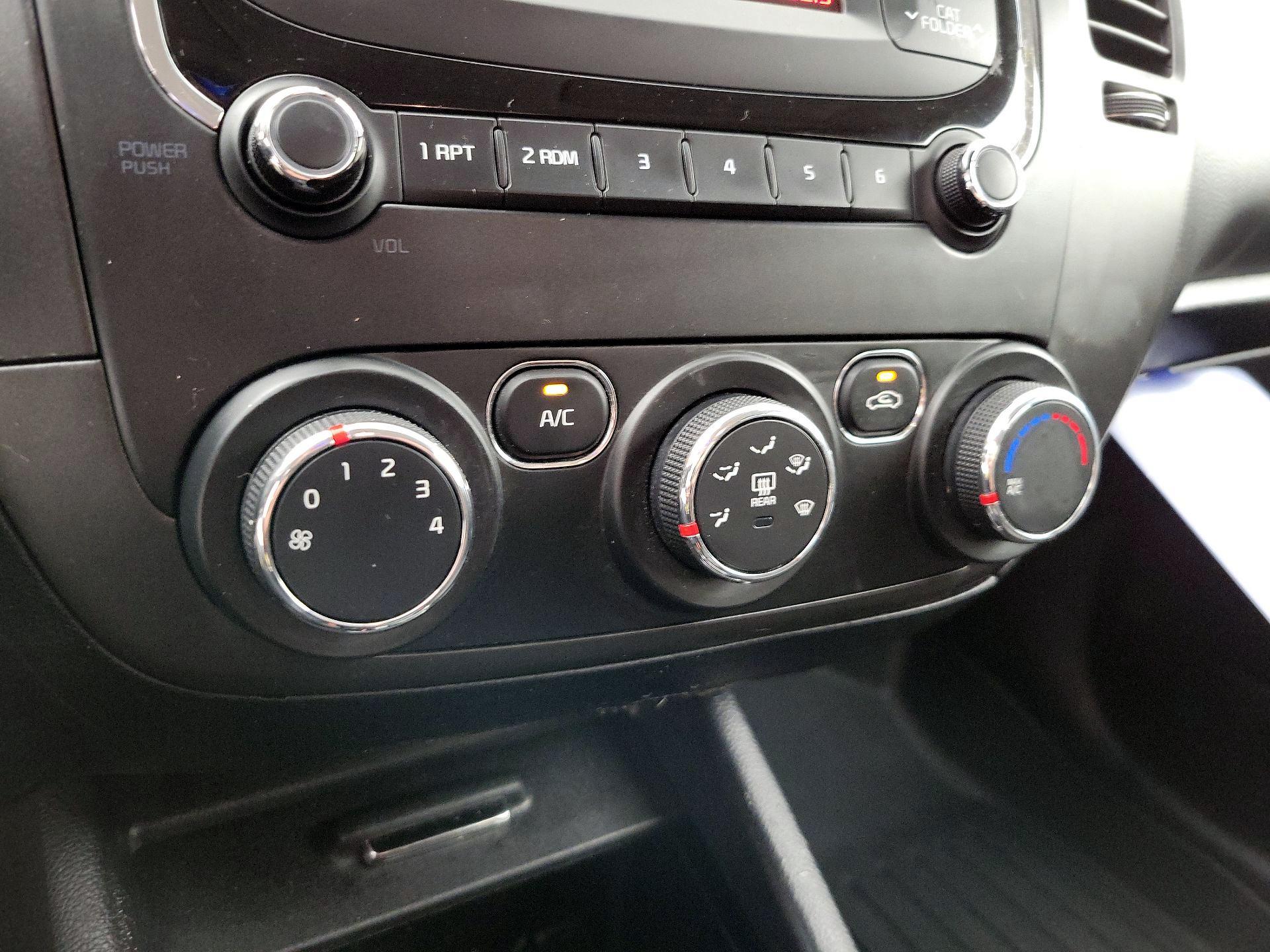 Thumbnail: 2017 Kia Forte - 15