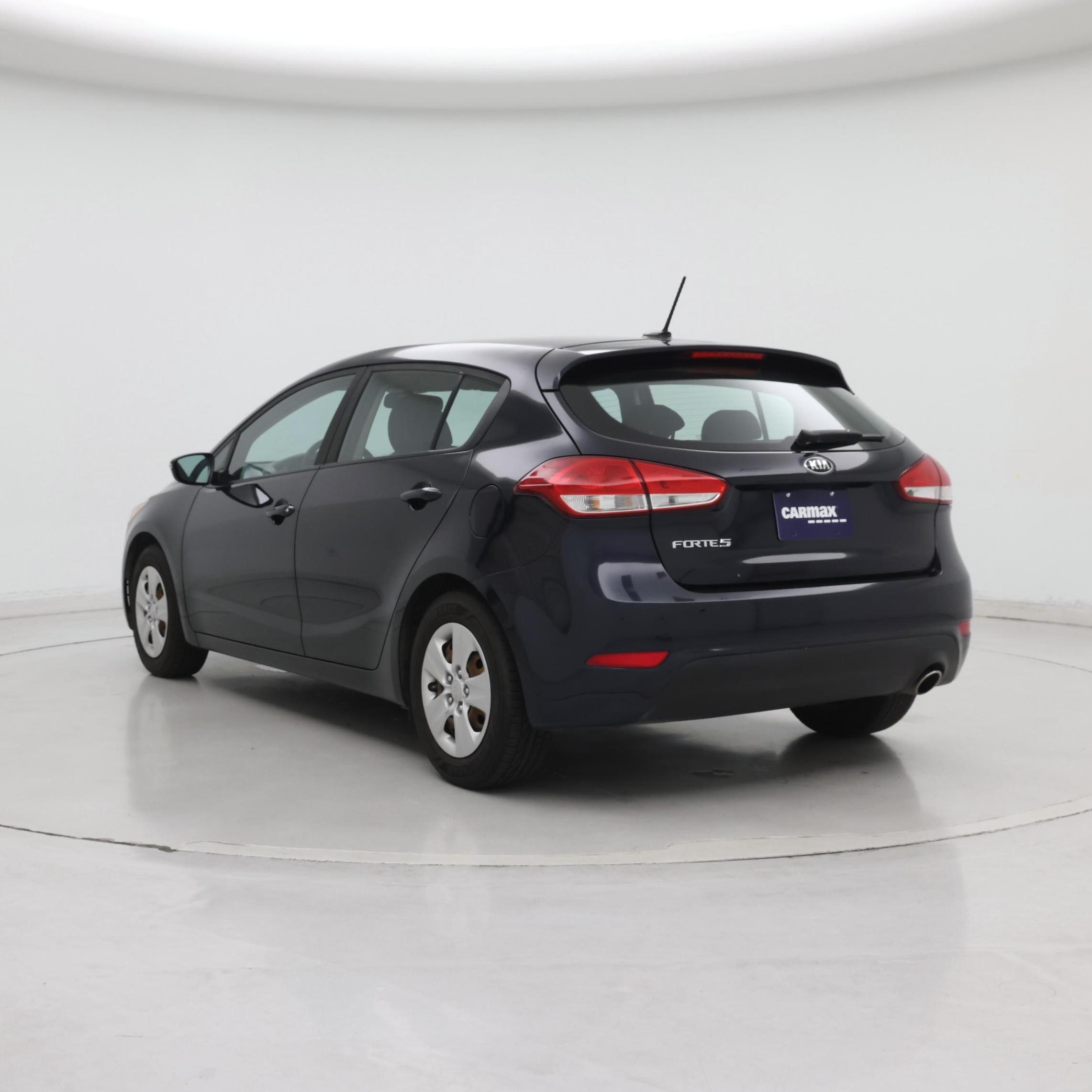 Thumbnail: 2017 Kia Forte - 2