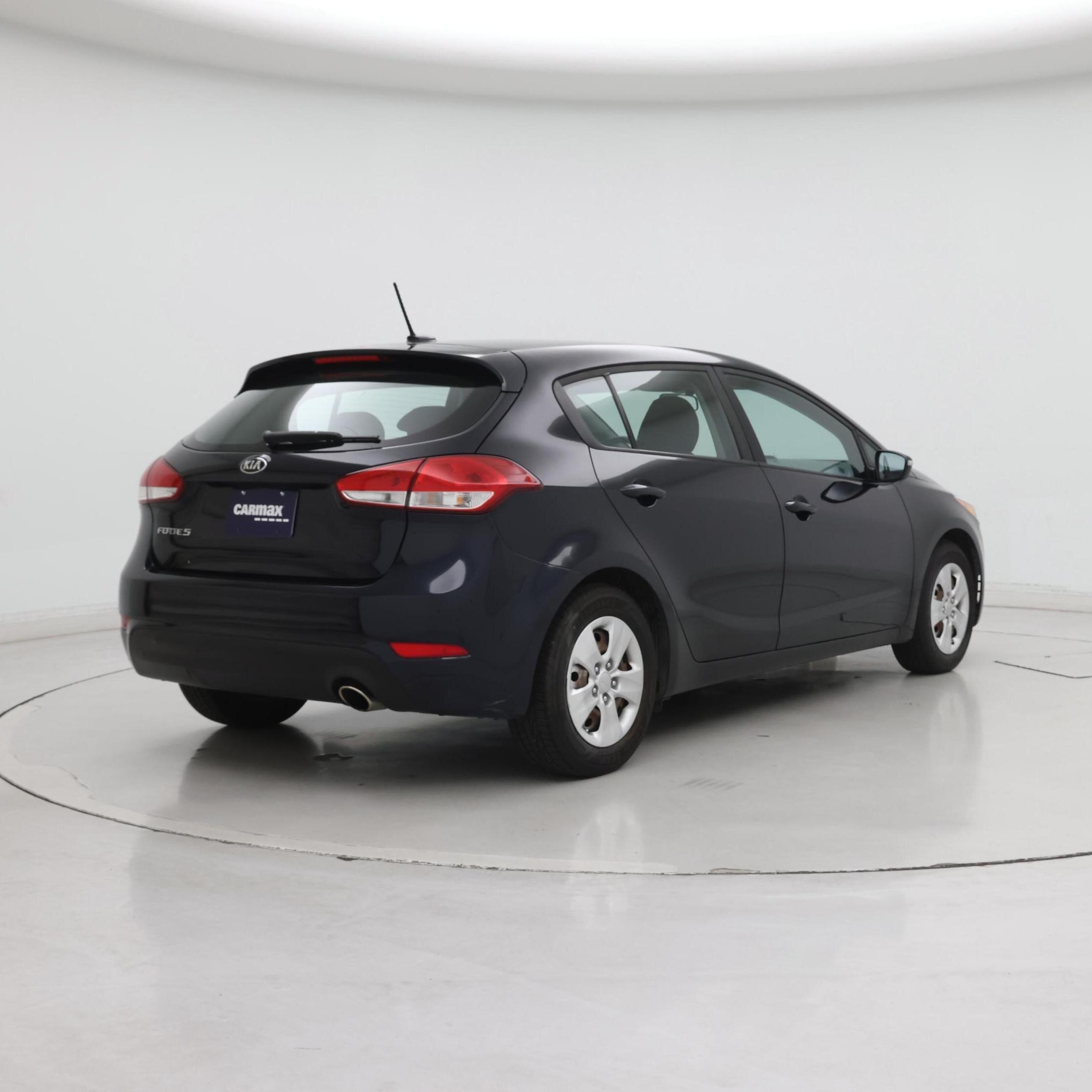 Thumbnail: 2017 Kia Forte - 8