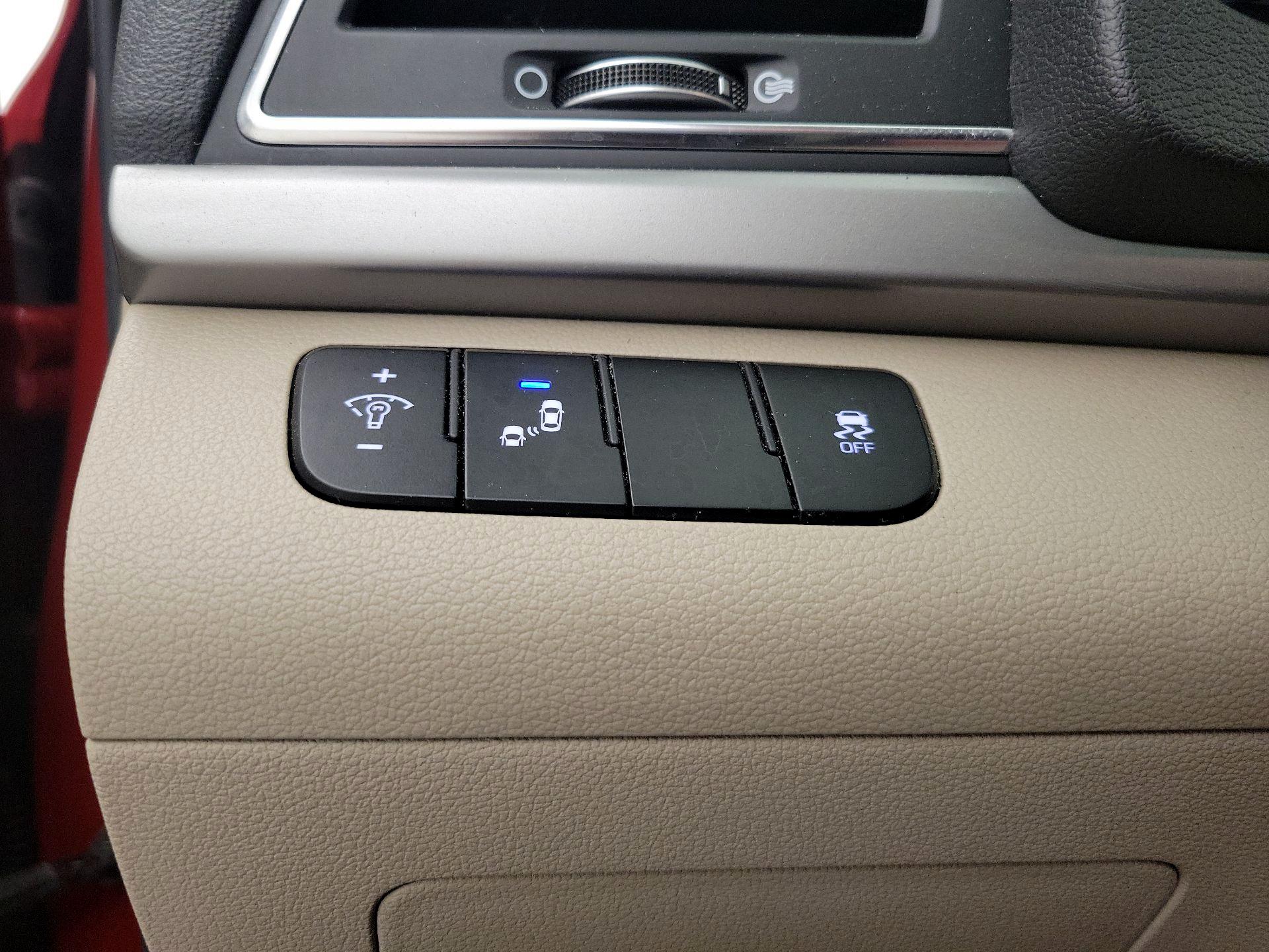 Thumbnail: 2018 Hyundai Elantra - 13