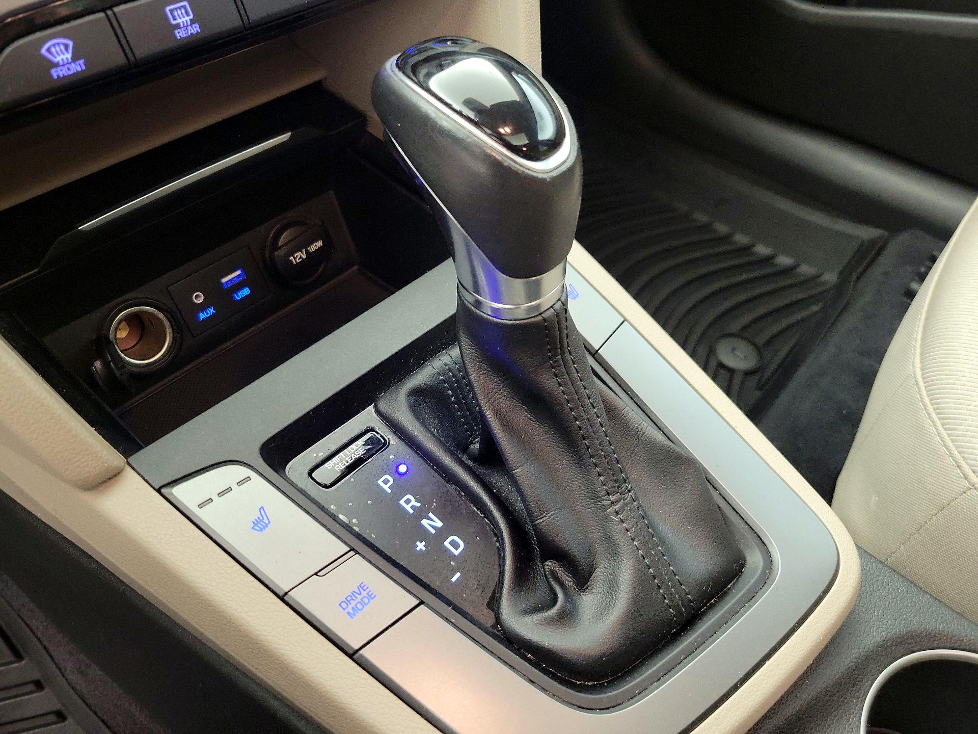 Thumbnail: 2018 Hyundai Elantra - 17