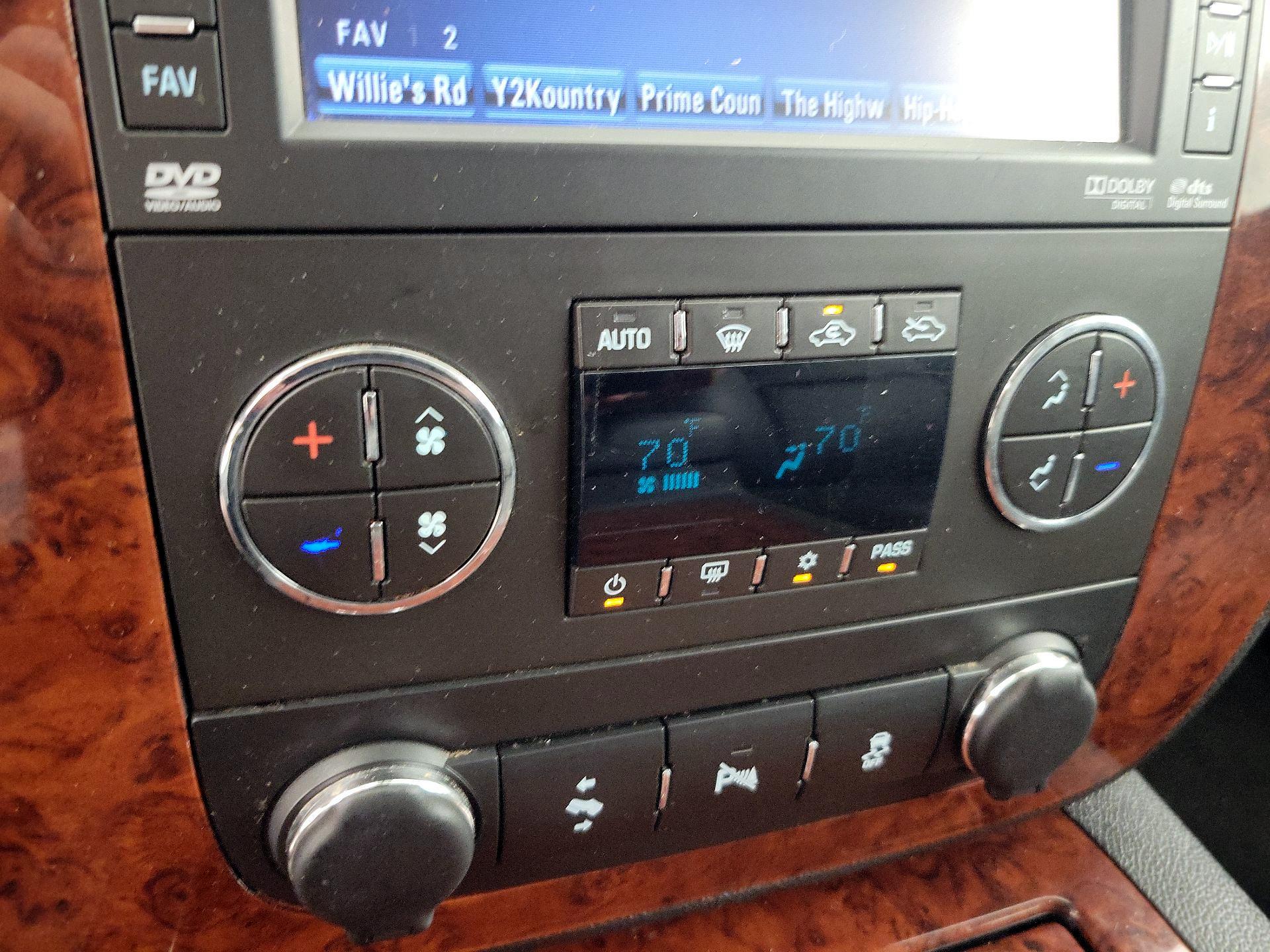 Thumbnail: 2013 Chevrolet Avalanche 1500 - 17