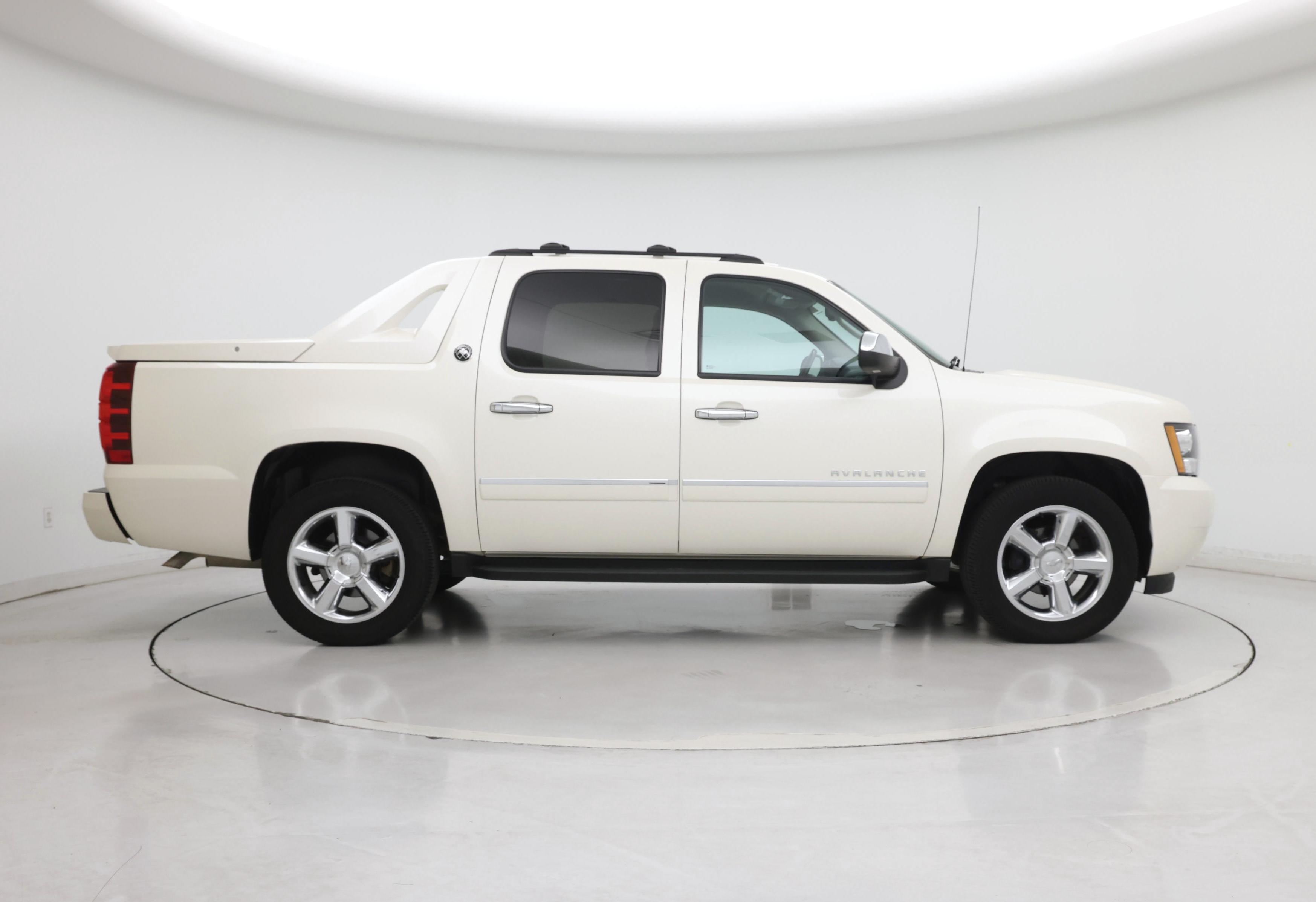 Thumbnail: 2013 Chevrolet Avalanche 1500 - 7