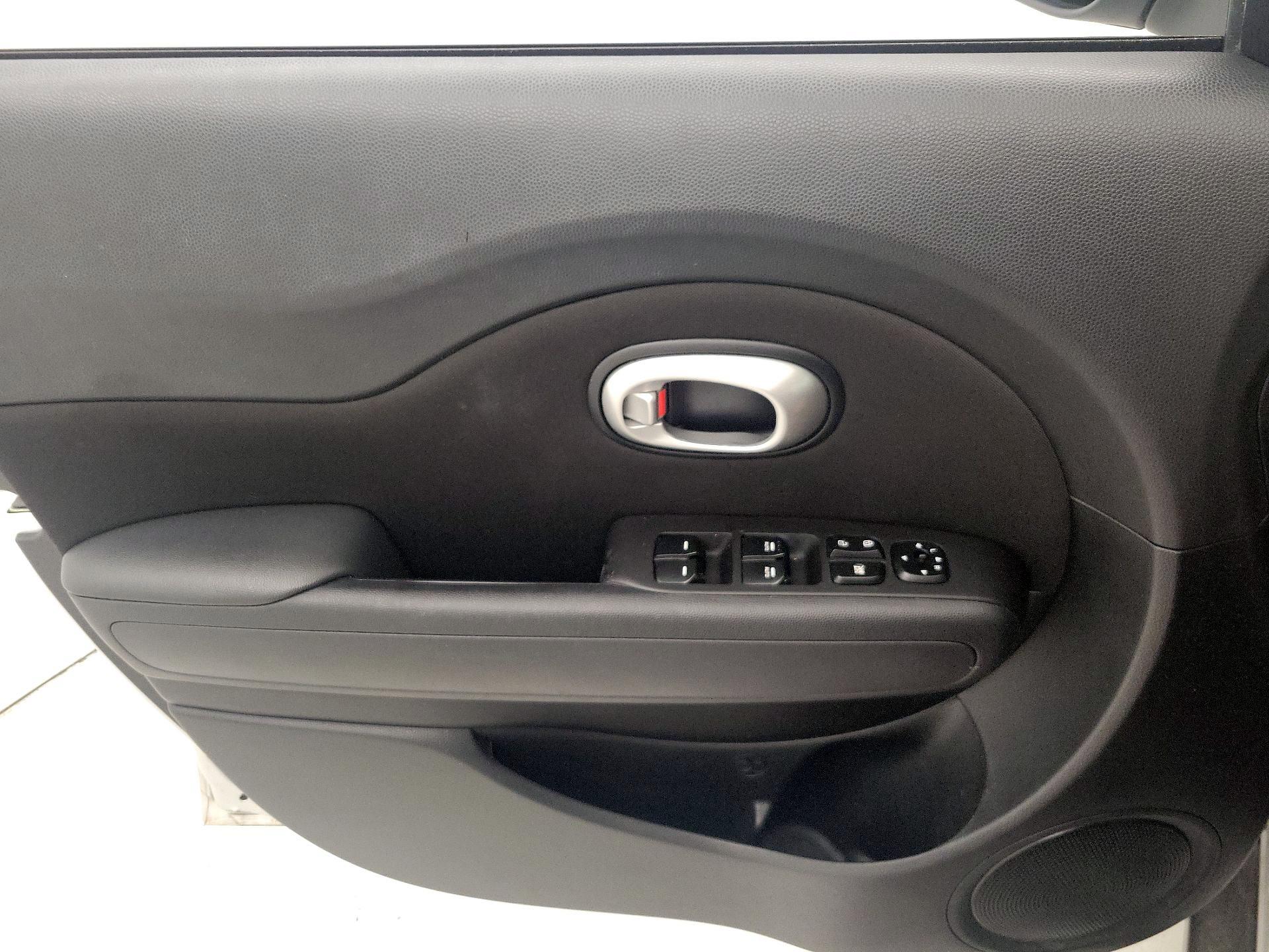 Thumbnail: 2016 Kia Soul - 12
