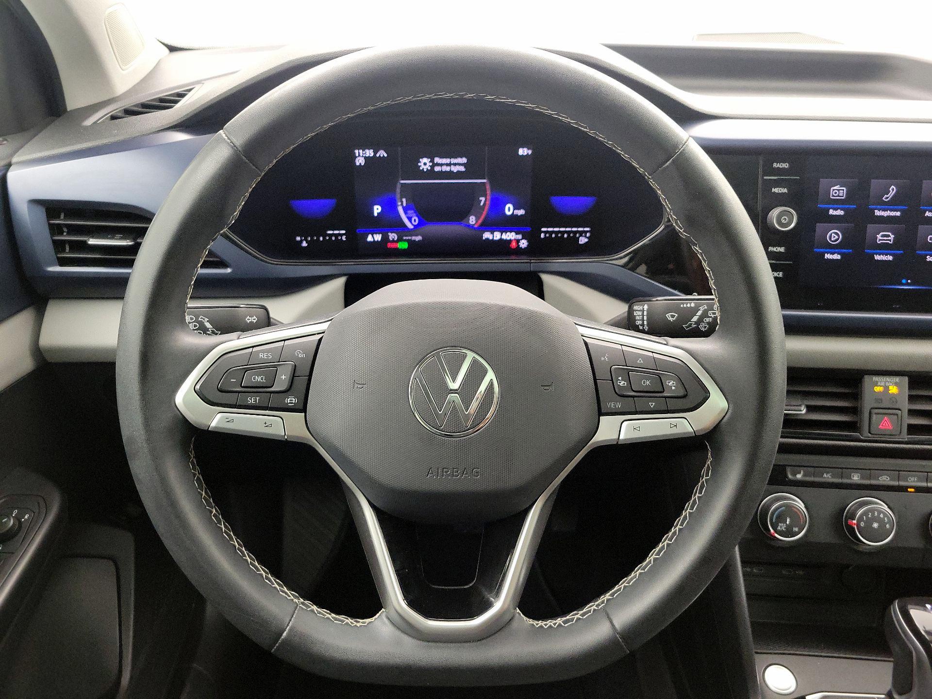 Thumbnail: 2022 Volkswagen Taos - 10