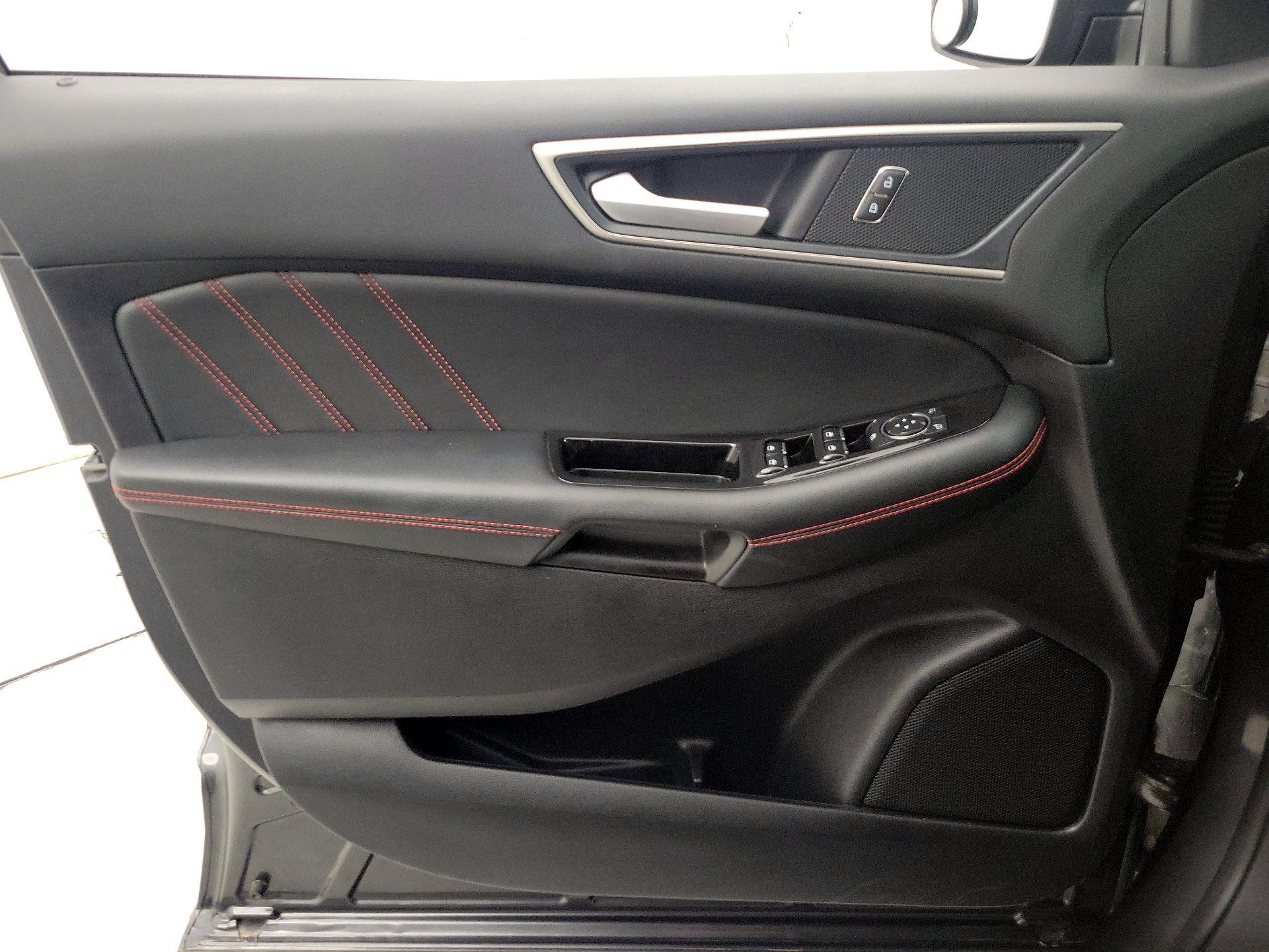 Thumbnail: 2020 Ford Edge - 12