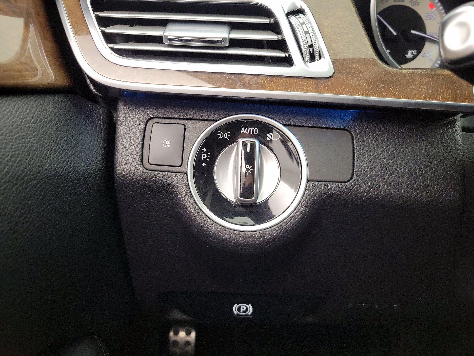 Thumbnail: 2016 Mercedes-Benz E-Class - 13