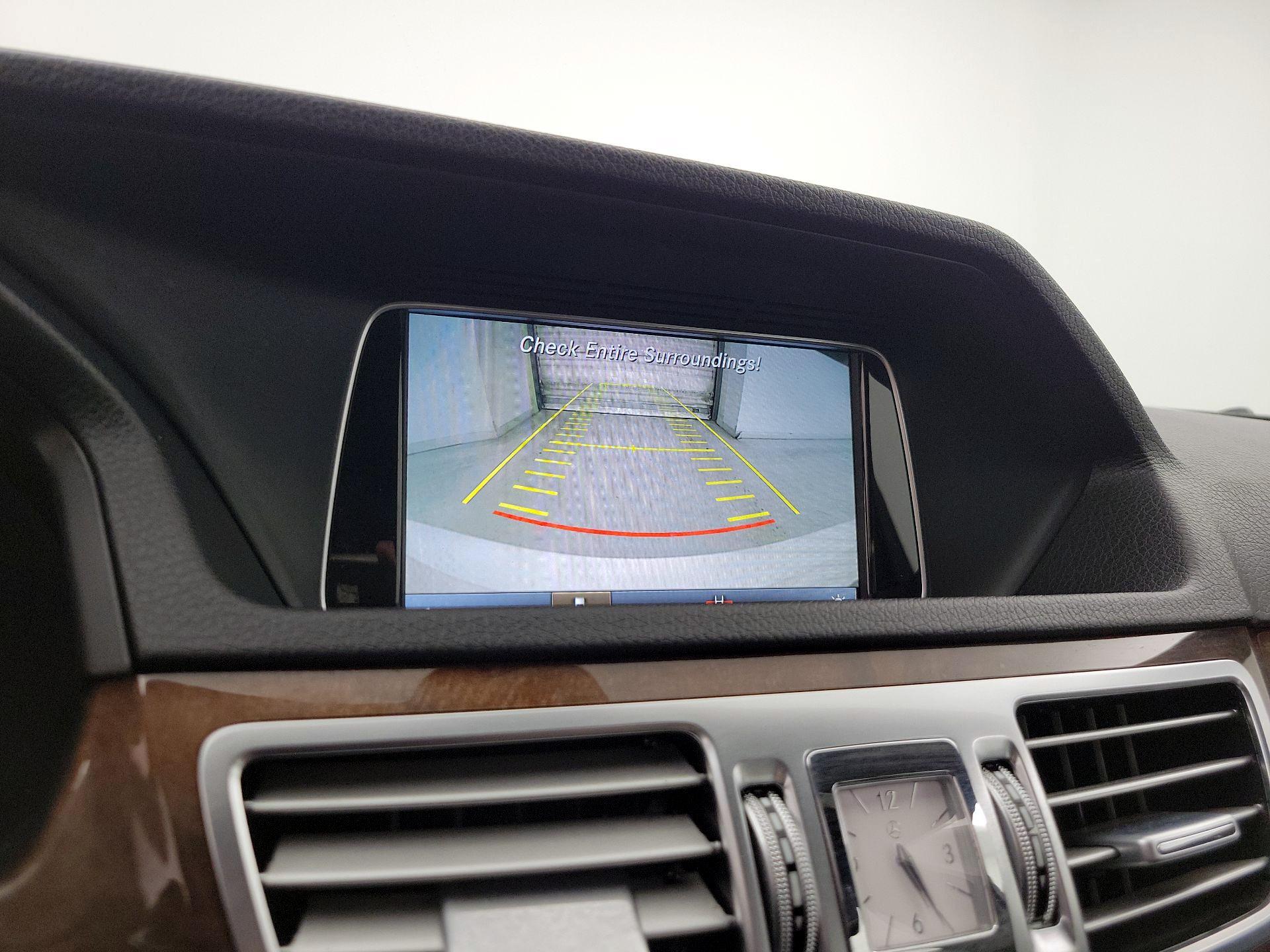 Thumbnail: 2016 Mercedes-Benz E-Class - 15