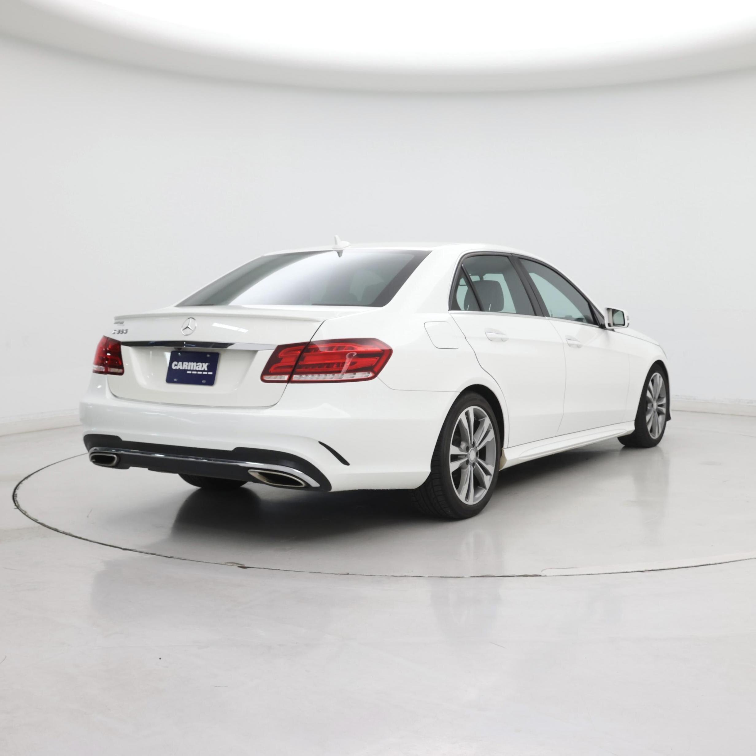 Thumbnail: 2016 Mercedes-Benz E-Class - 8