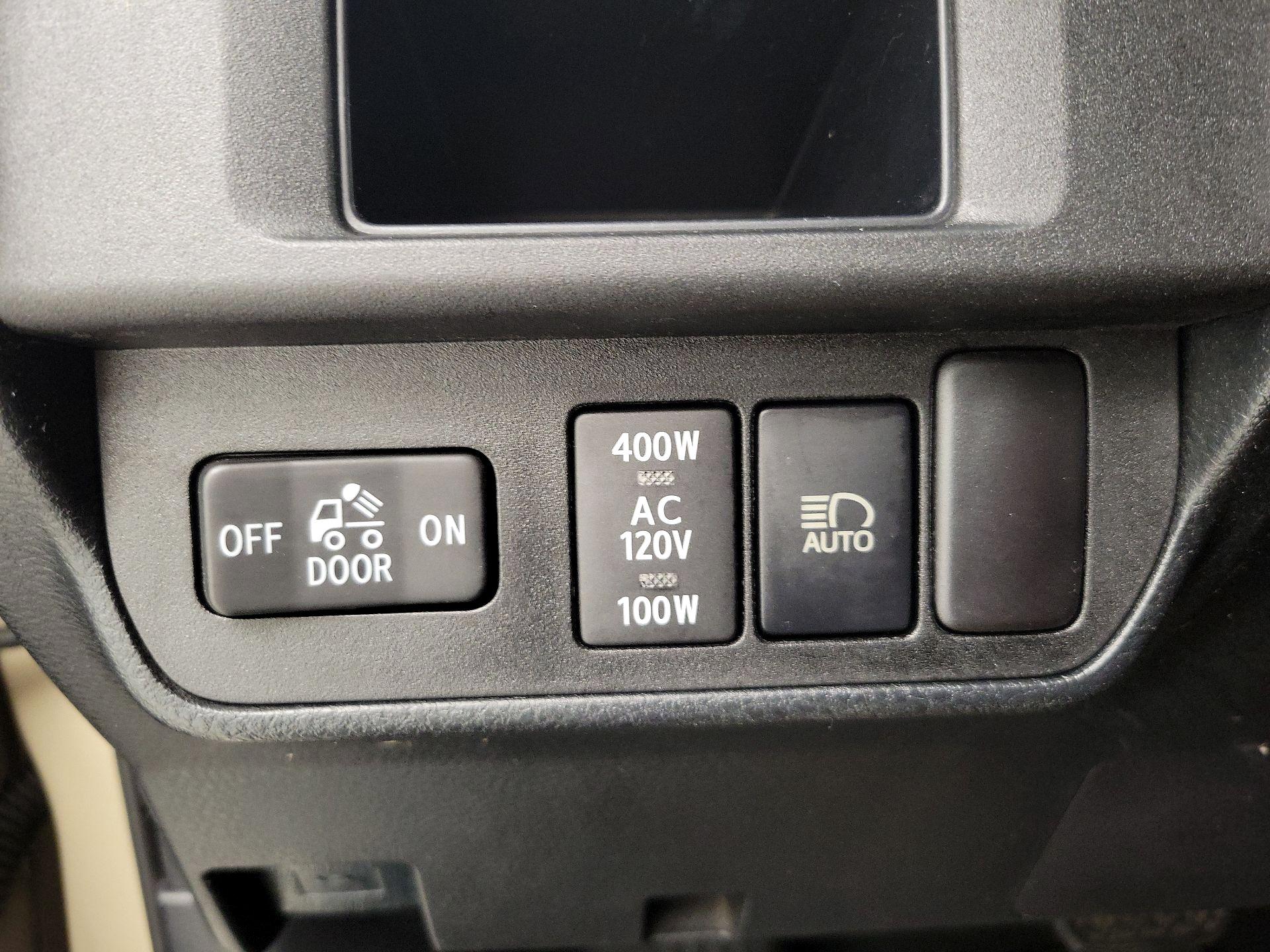 Thumbnail: 2019 Toyota Tacoma - 13