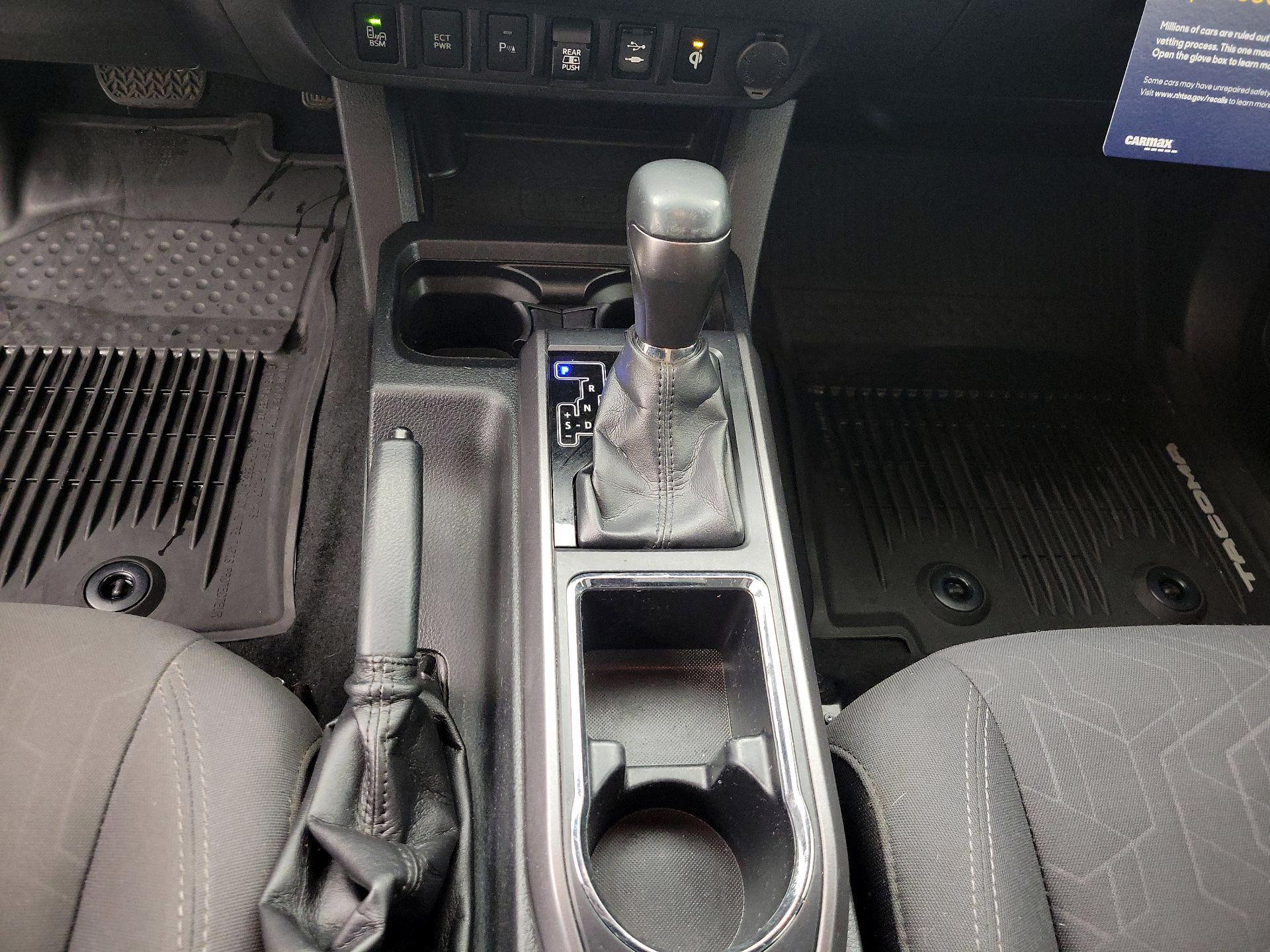 Thumbnail: 2019 Toyota Tacoma - 18