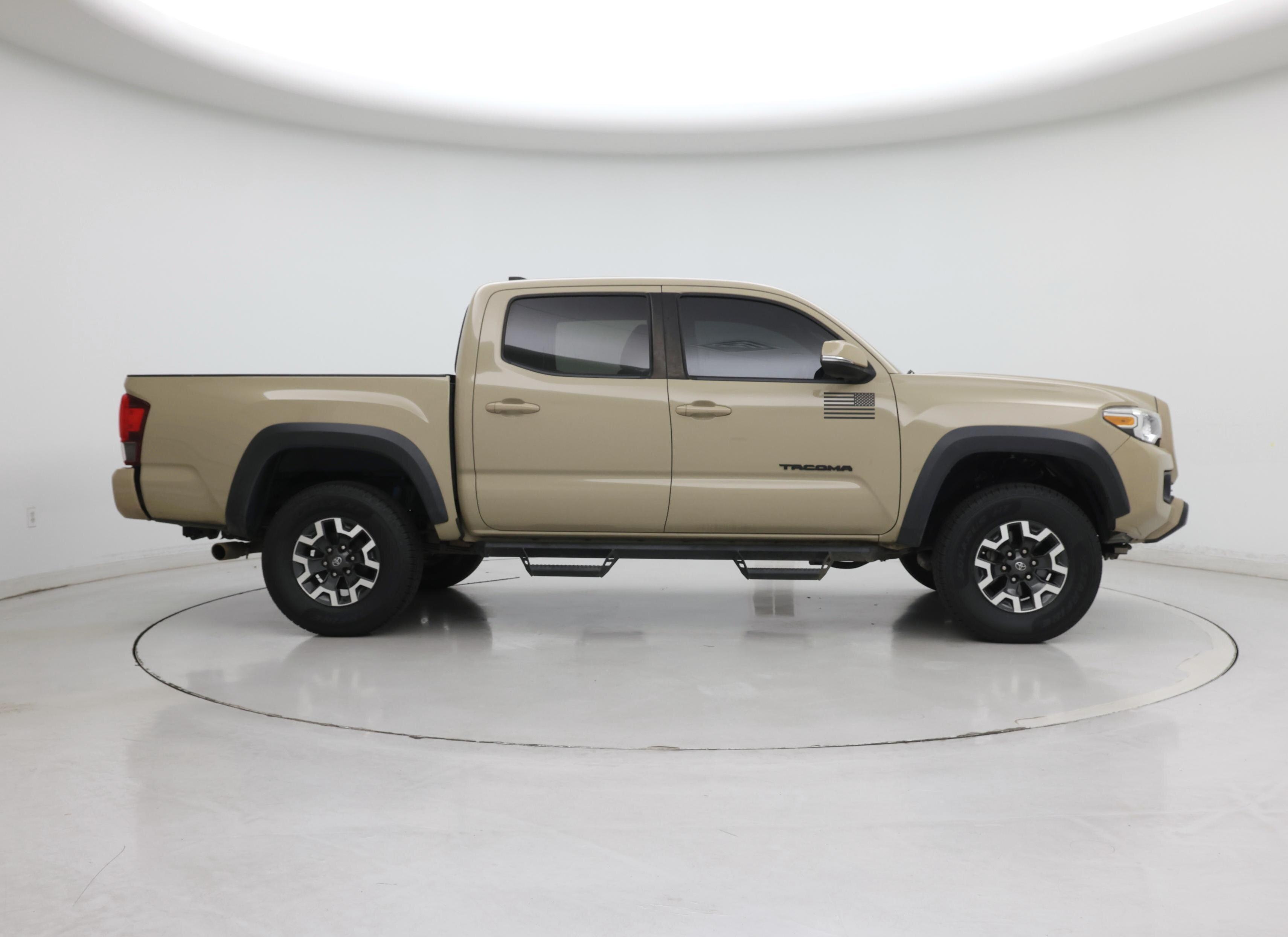 Thumbnail: 2019 Toyota Tacoma - 7