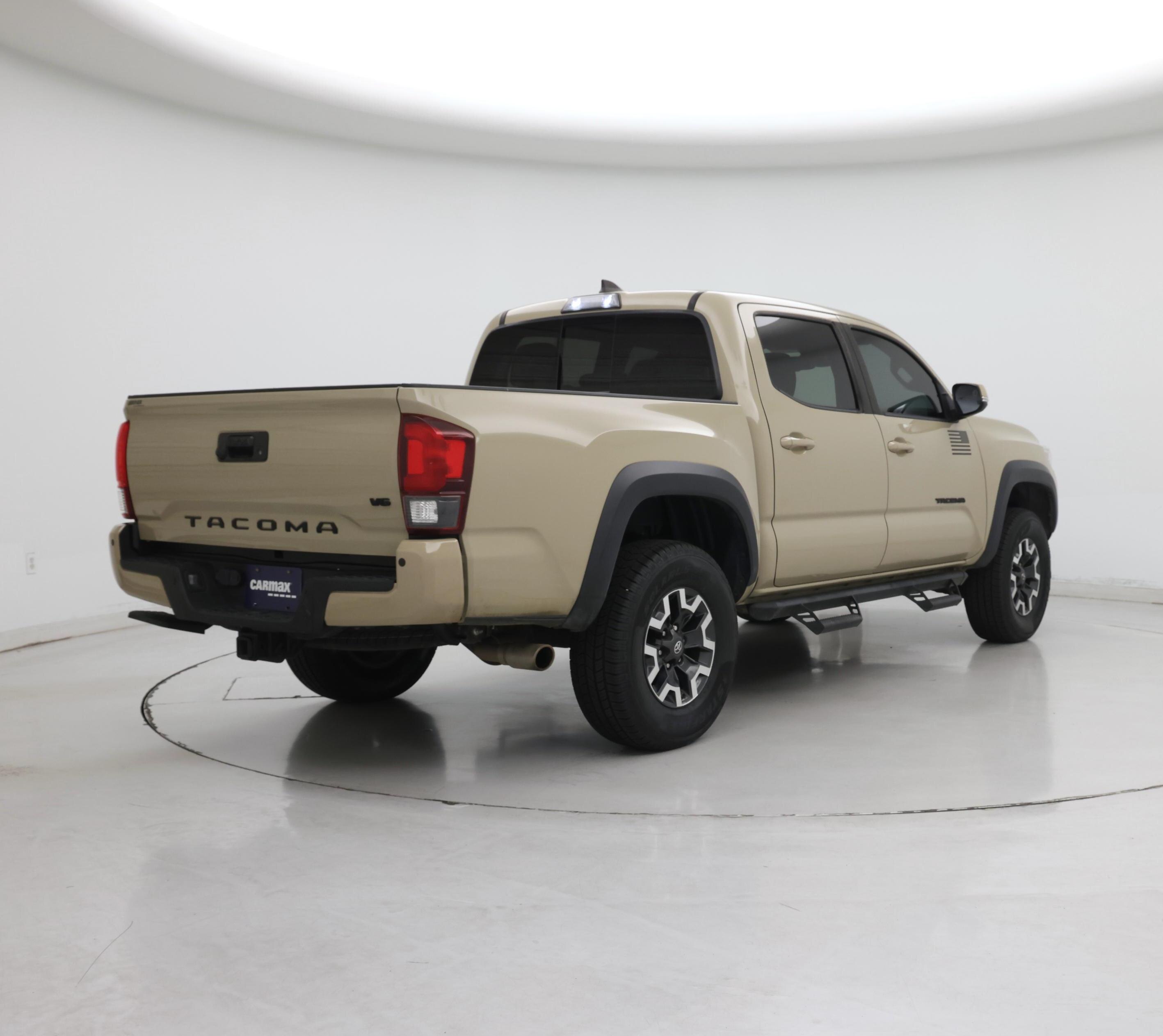Thumbnail: 2019 Toyota Tacoma - 8