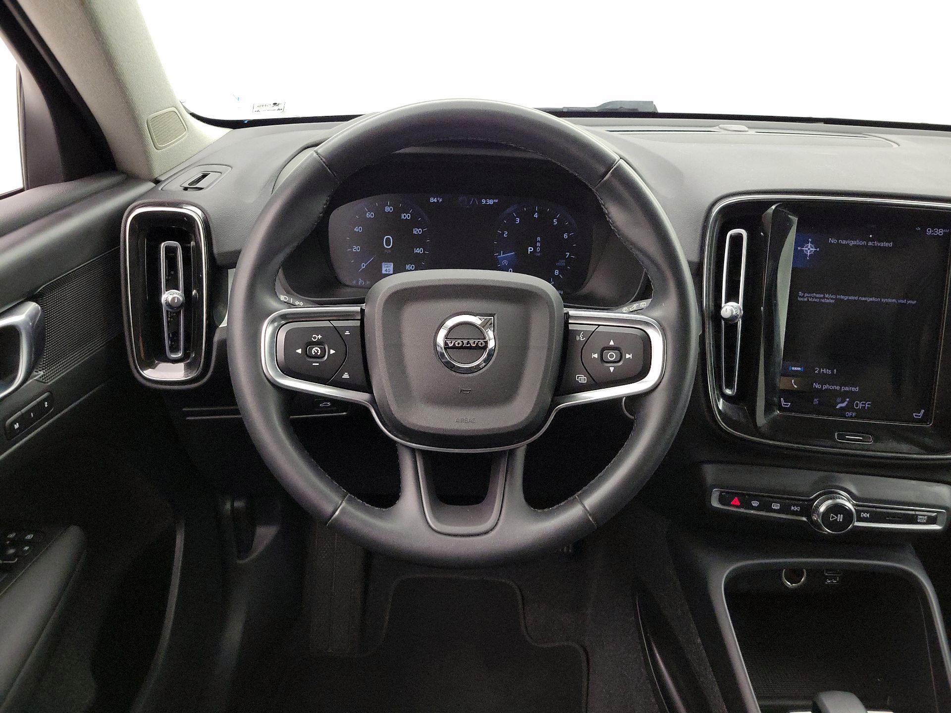 Thumbnail: 2022 Volvo XC40 - 10
