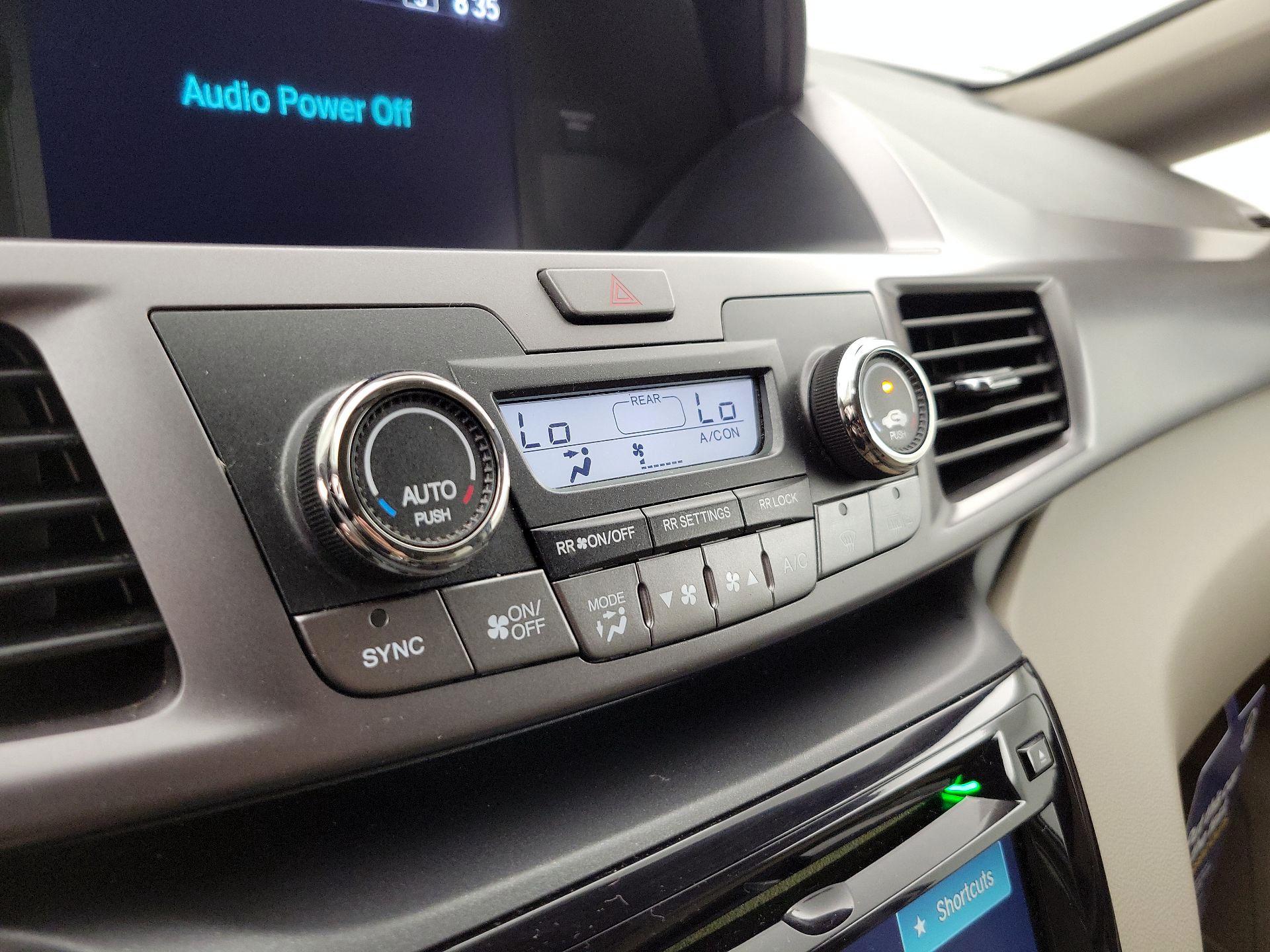Thumbnail: 2014 Honda Odyssey - 16