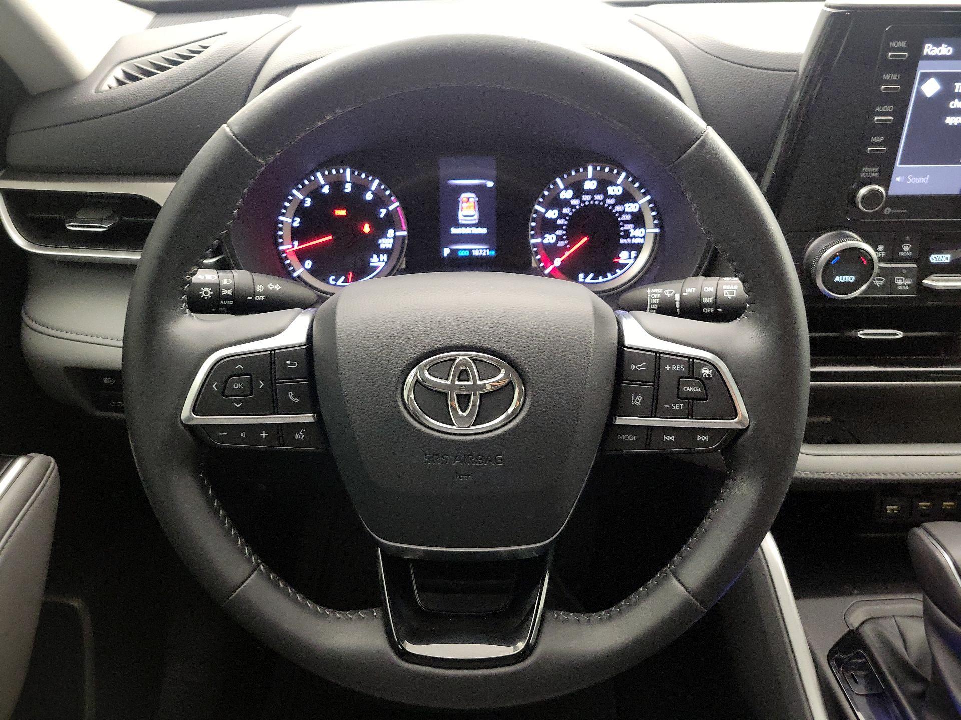 Thumbnail: 2020 Toyota Highlander - 10