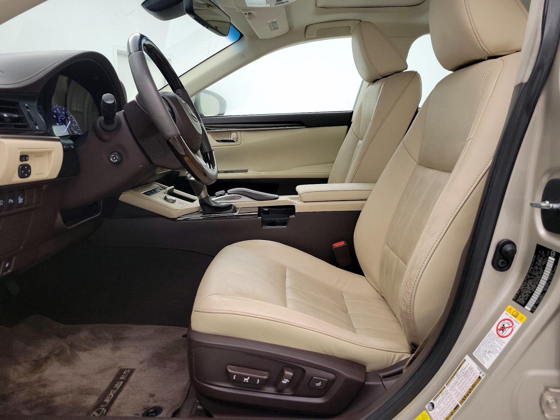 Thumbnail: 2016 Lexus ES - 11
