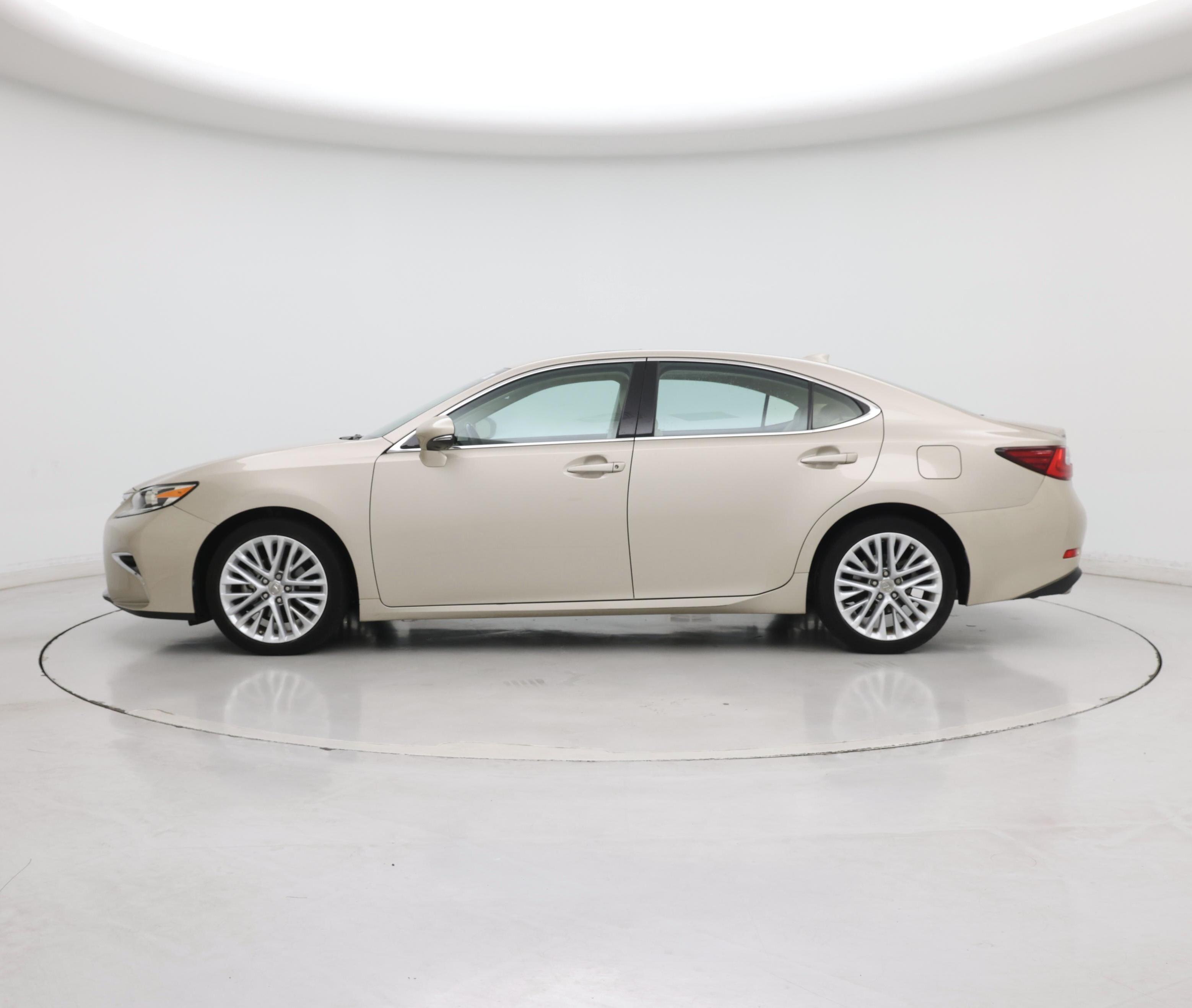 Thumbnail: 2016 Lexus ES - 3