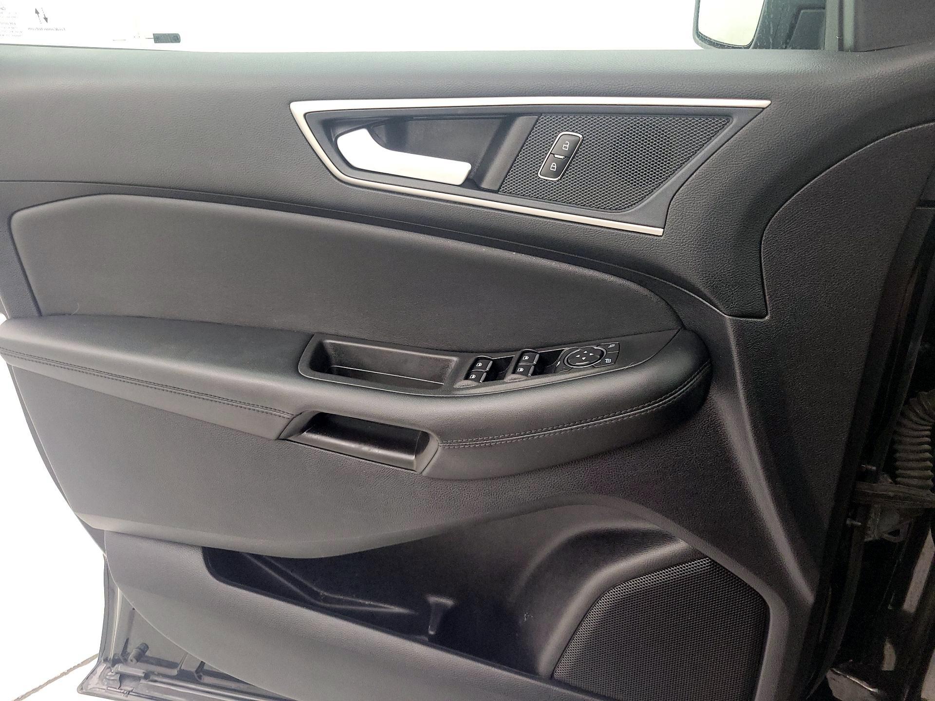 Thumbnail: 2021 Ford Edge - 12