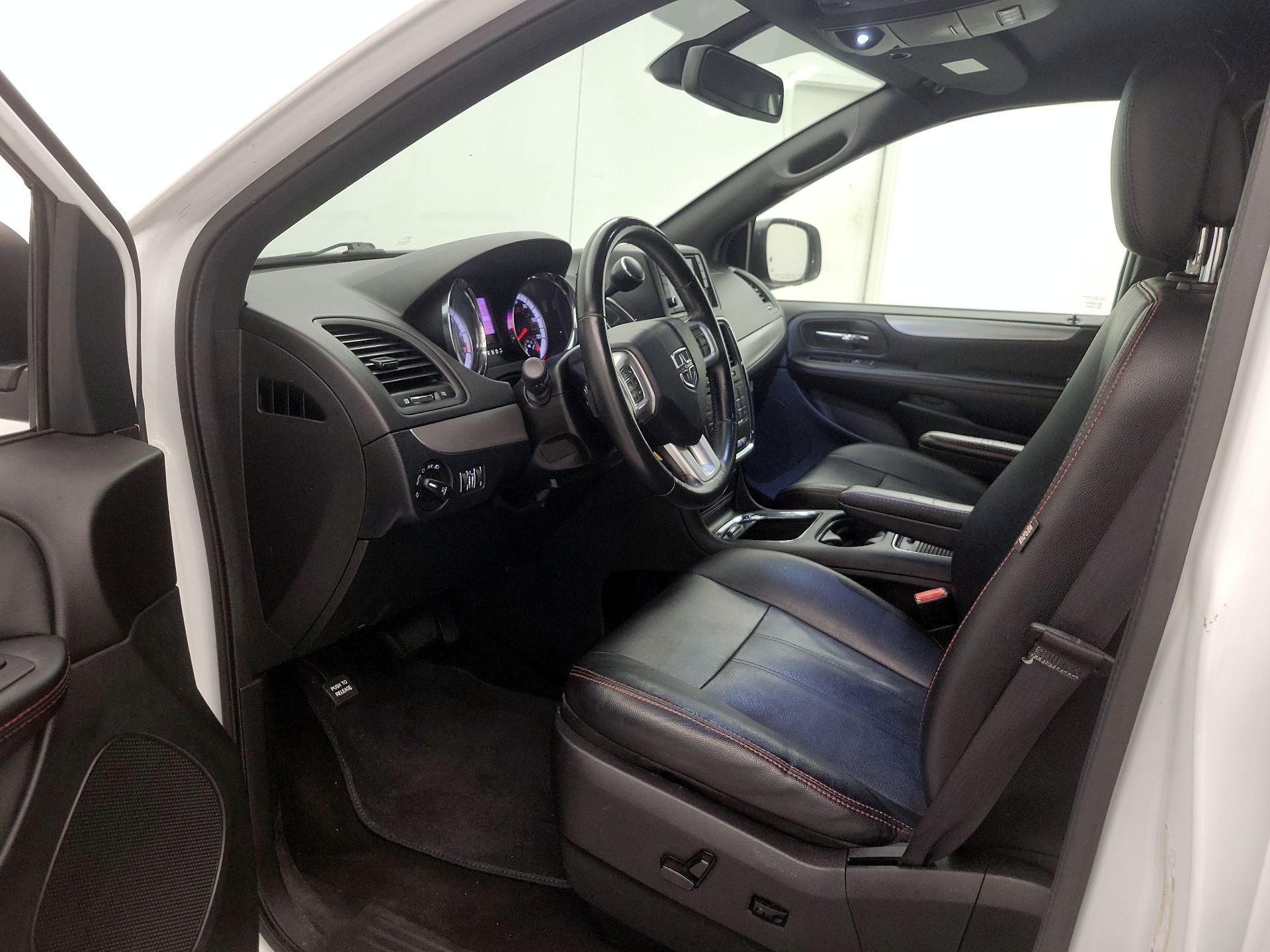 Thumbnail: 2019 Dodge Grand Caravan - 11
