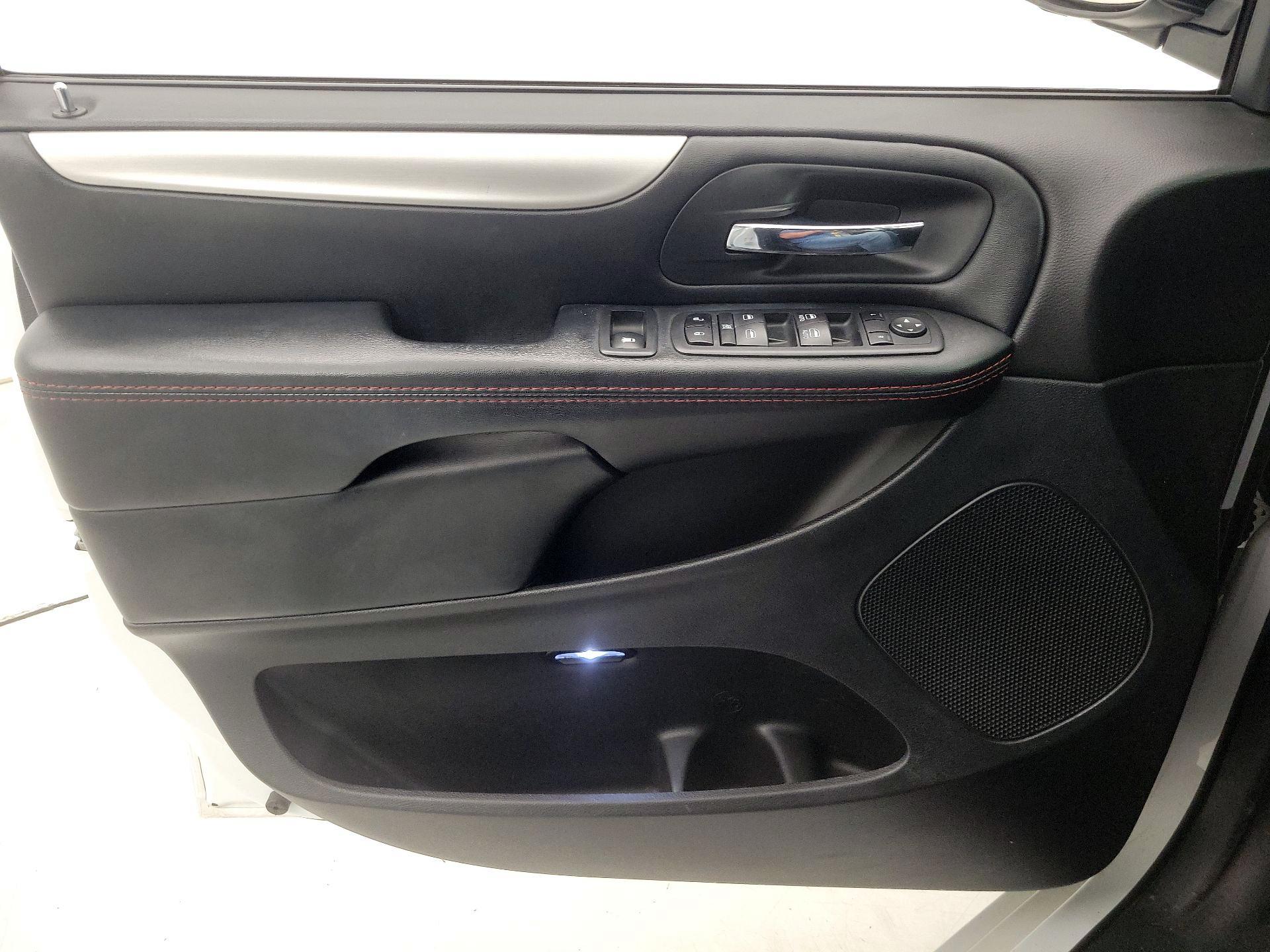 Thumbnail: 2019 Dodge Grand Caravan - 12