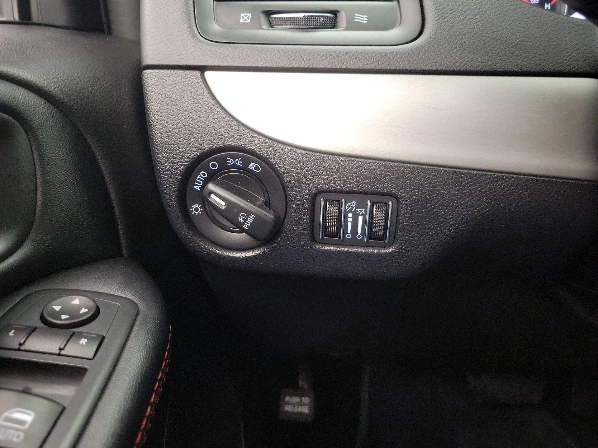 Thumbnail: 2019 Dodge Grand Caravan - 13