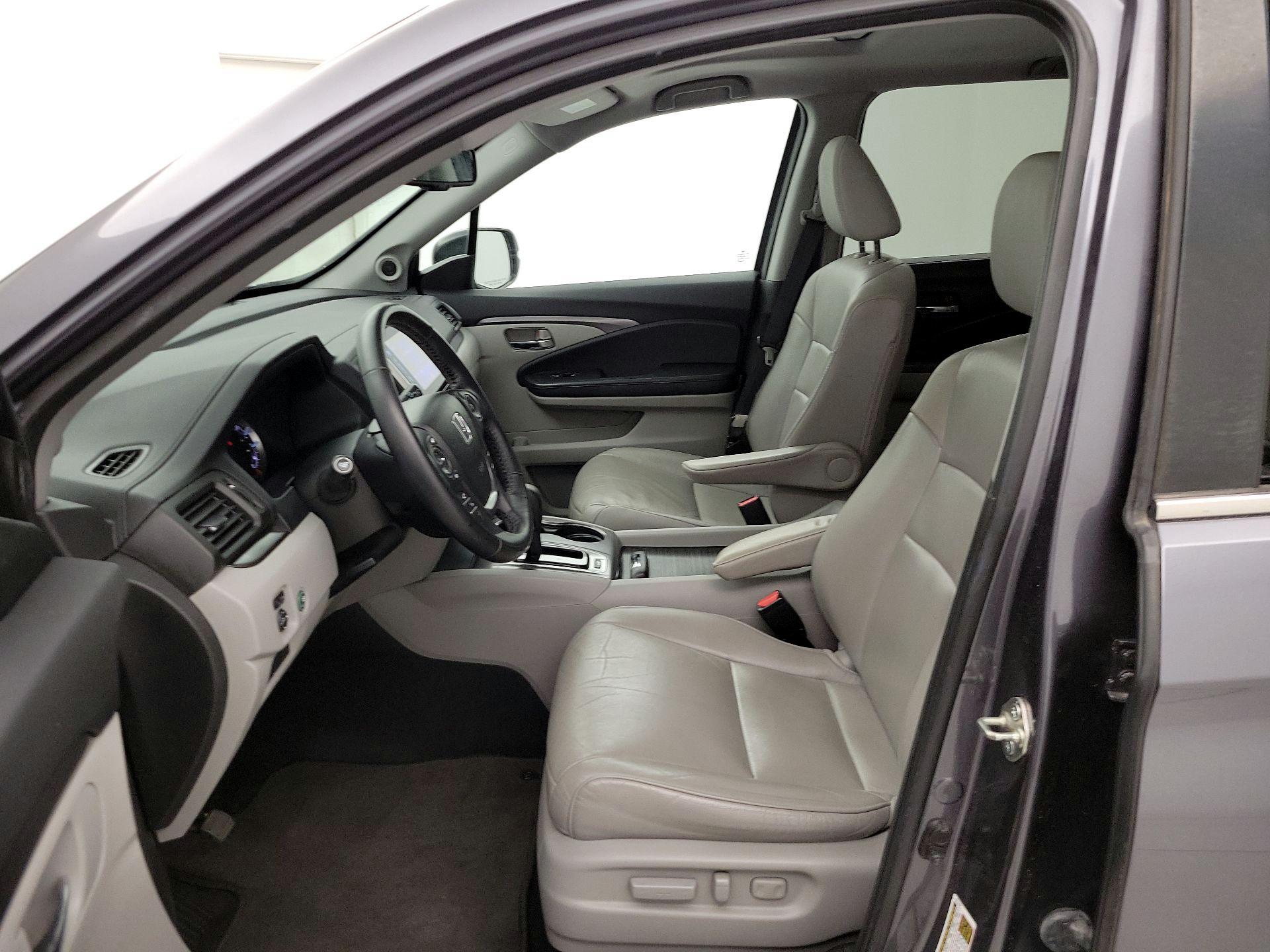 Thumbnail: 2016 Honda Pilot - 11