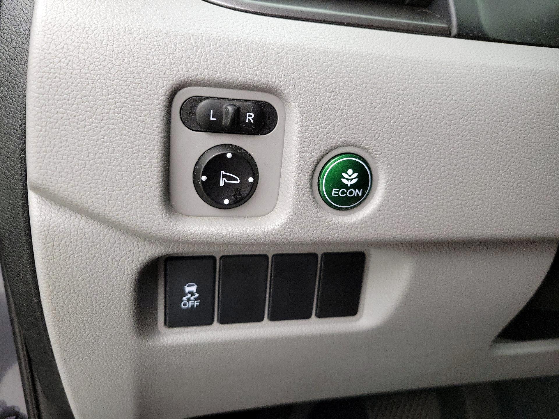 Thumbnail: 2016 Honda Pilot - 13