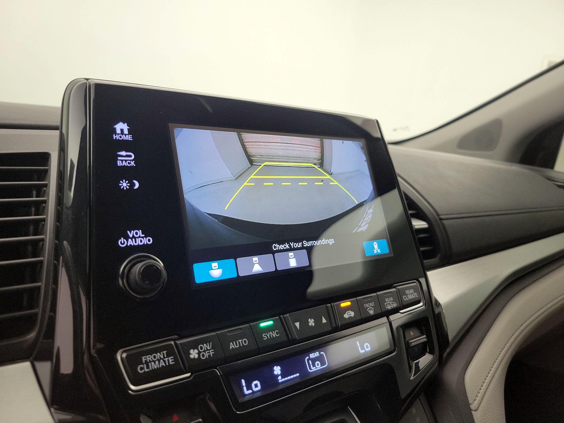 Thumbnail: 2019 Honda Odyssey - 15