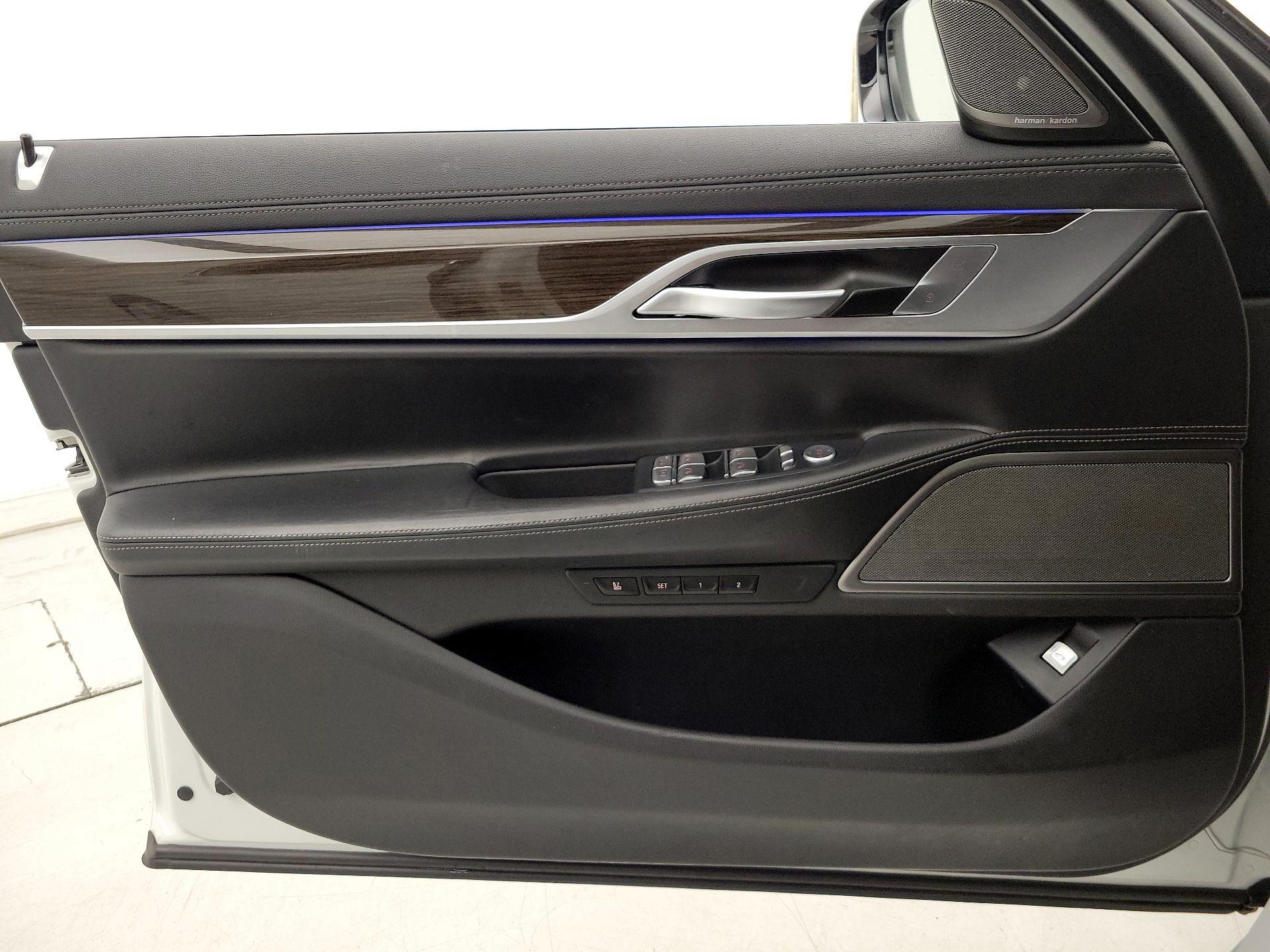 Thumbnail: 2021 BMW 7 Series - 12