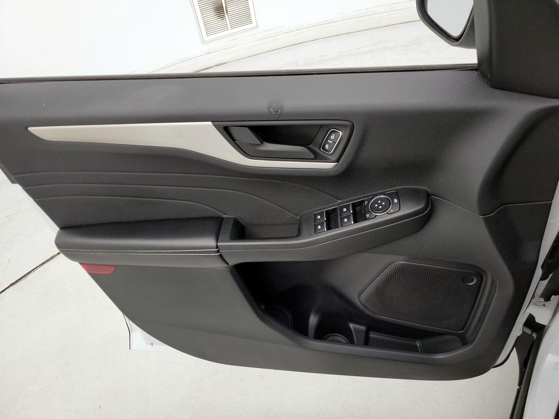 Thumbnail: 2022 Ford Escape - 12