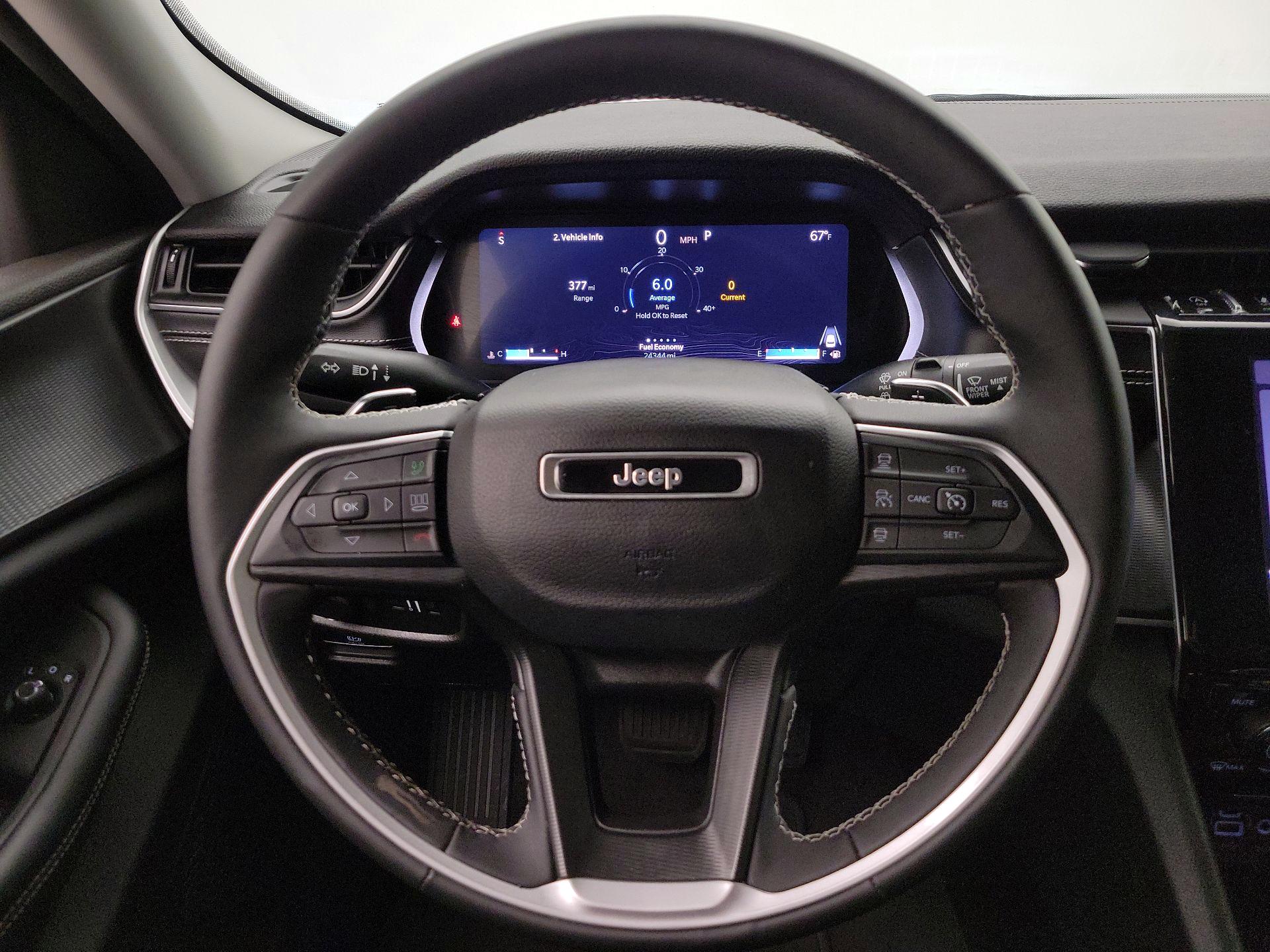 Thumbnail: 2023 Jeep Grand Cherokee - 10