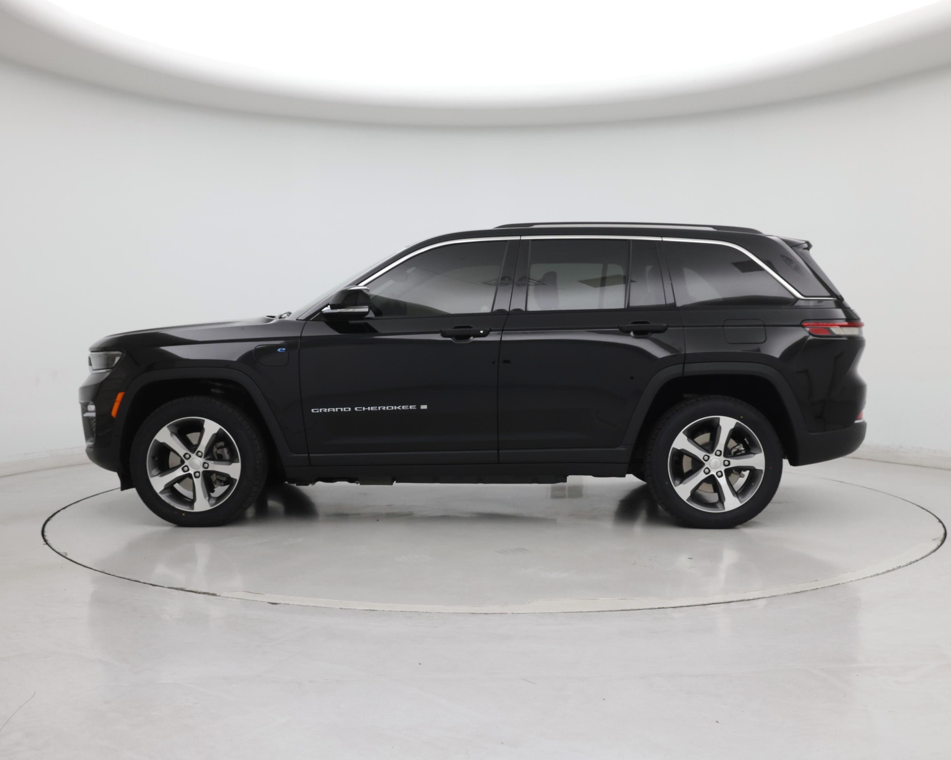 Thumbnail: 2023 Jeep Grand Cherokee - 3