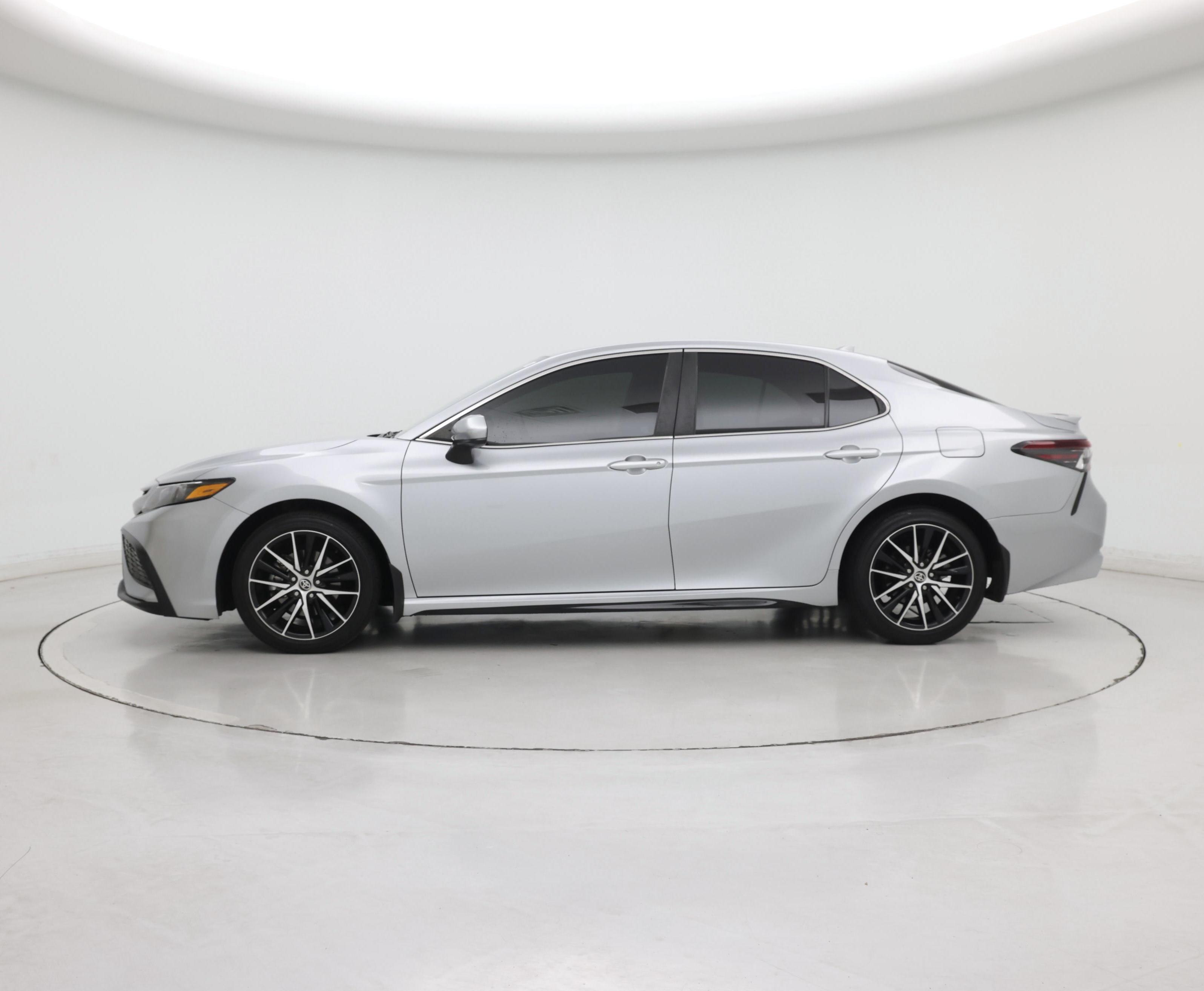 Thumbnail: 2021 Toyota Camry - 3
