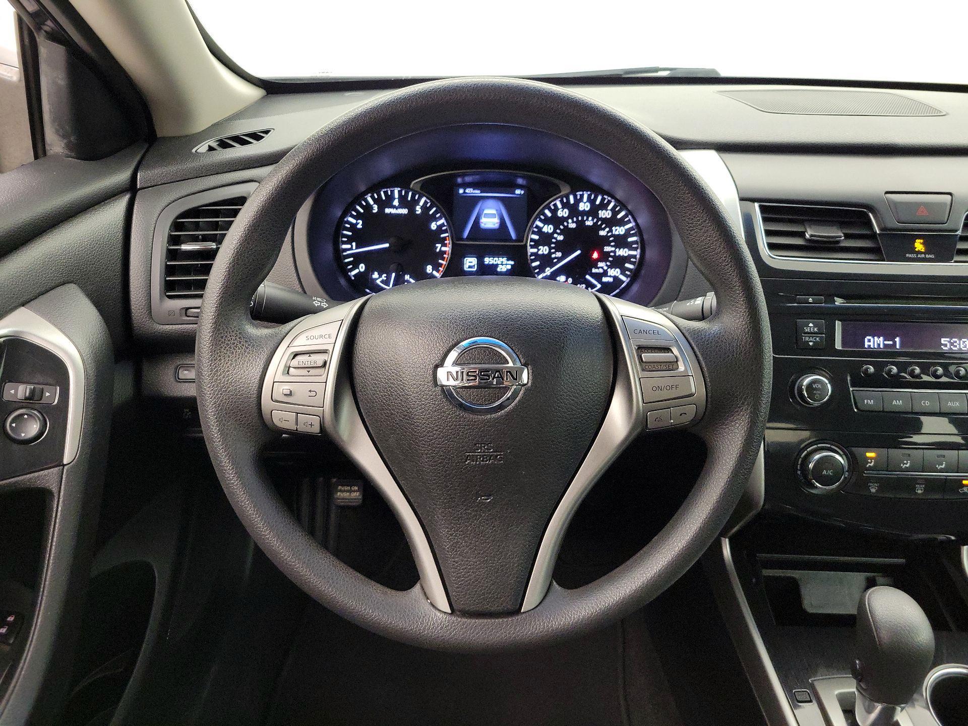 Thumbnail: 2014 Nissan Altima - 10