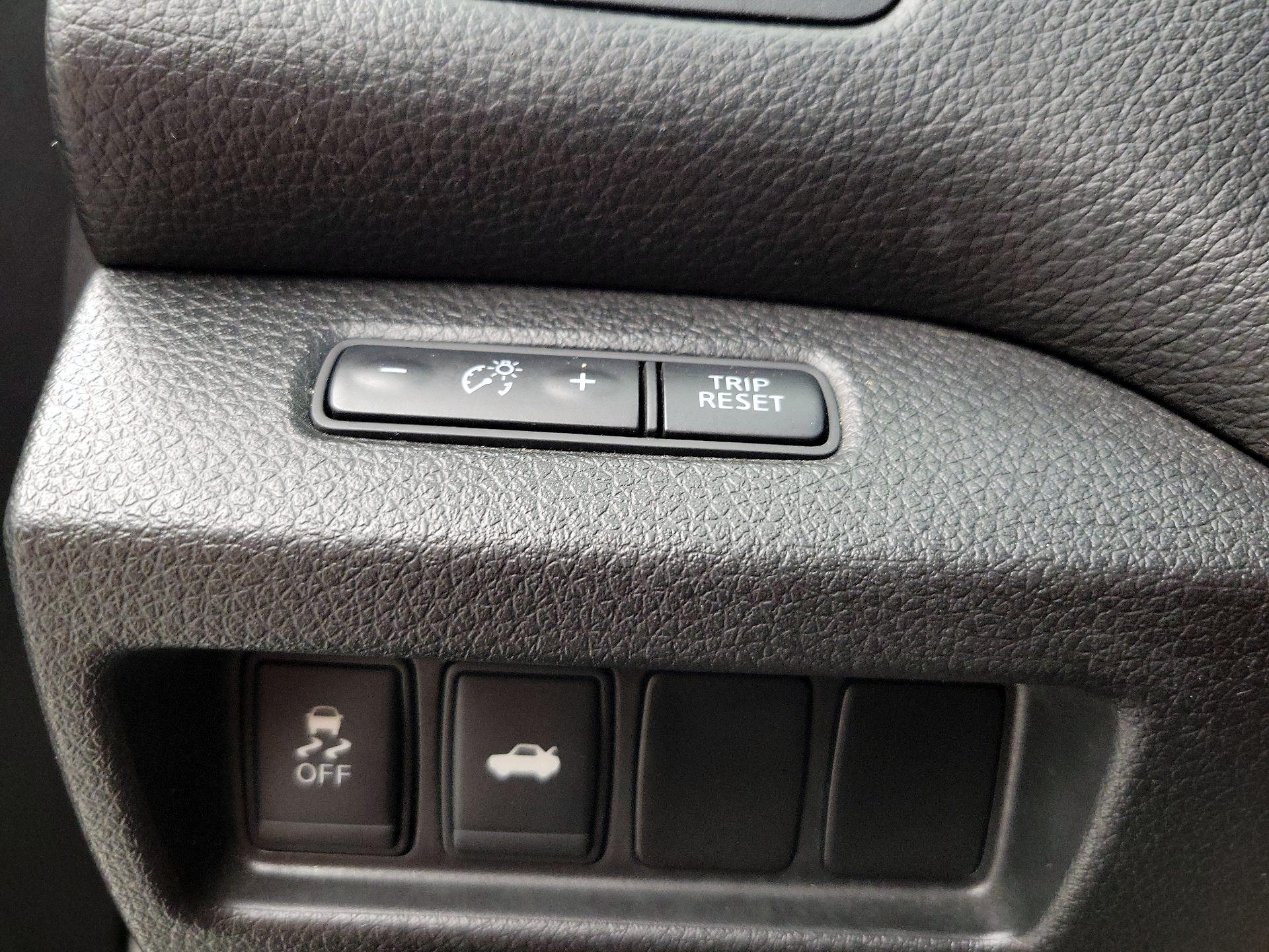 Thumbnail: 2014 Nissan Altima - 13