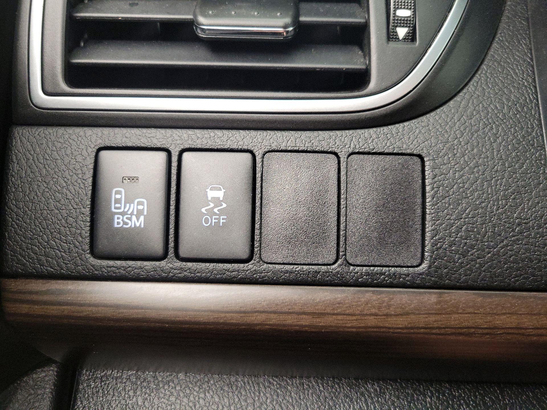 Thumbnail: 2015 Toyota Camry - 13