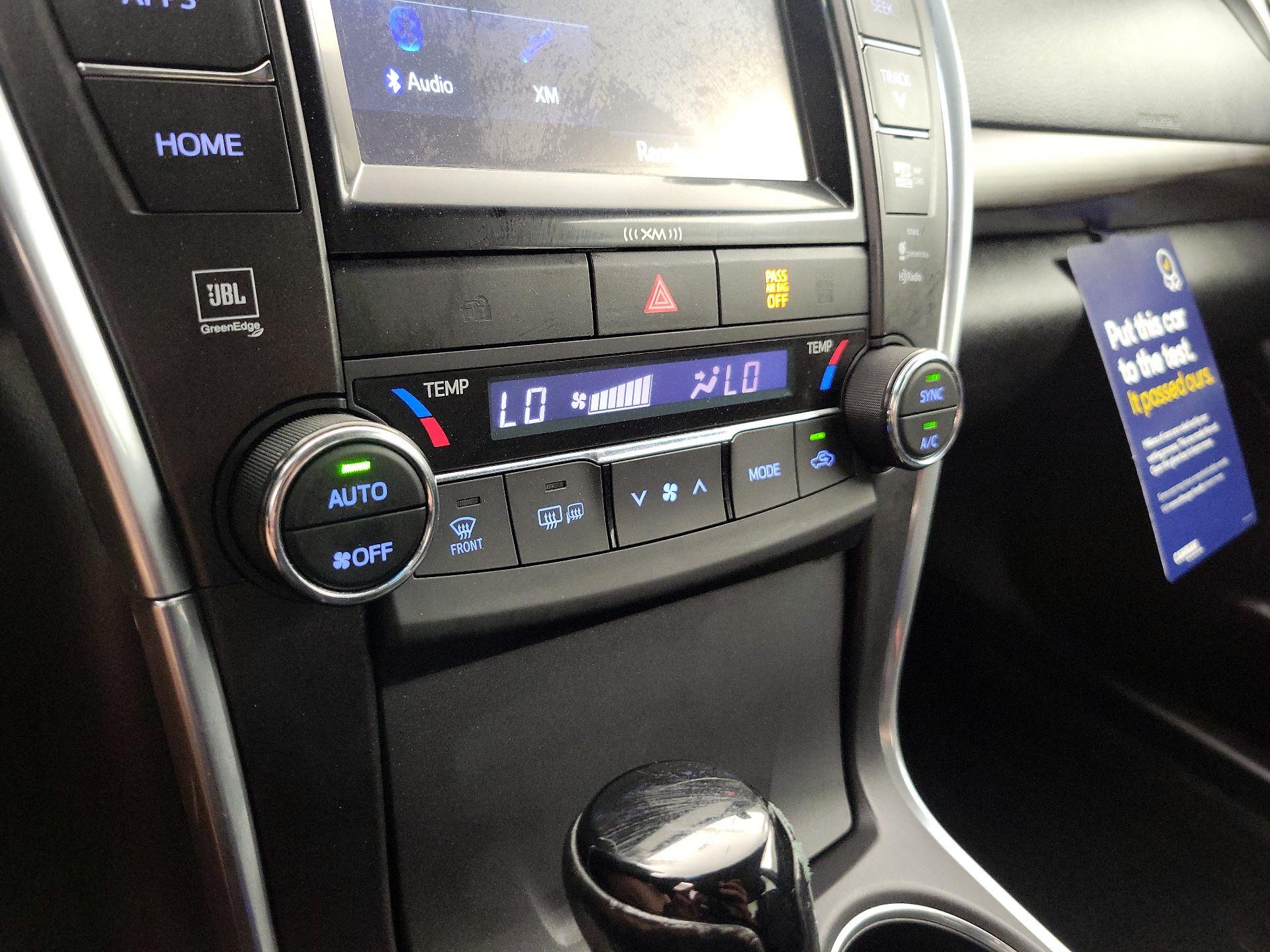 Thumbnail: 2015 Toyota Camry - 17