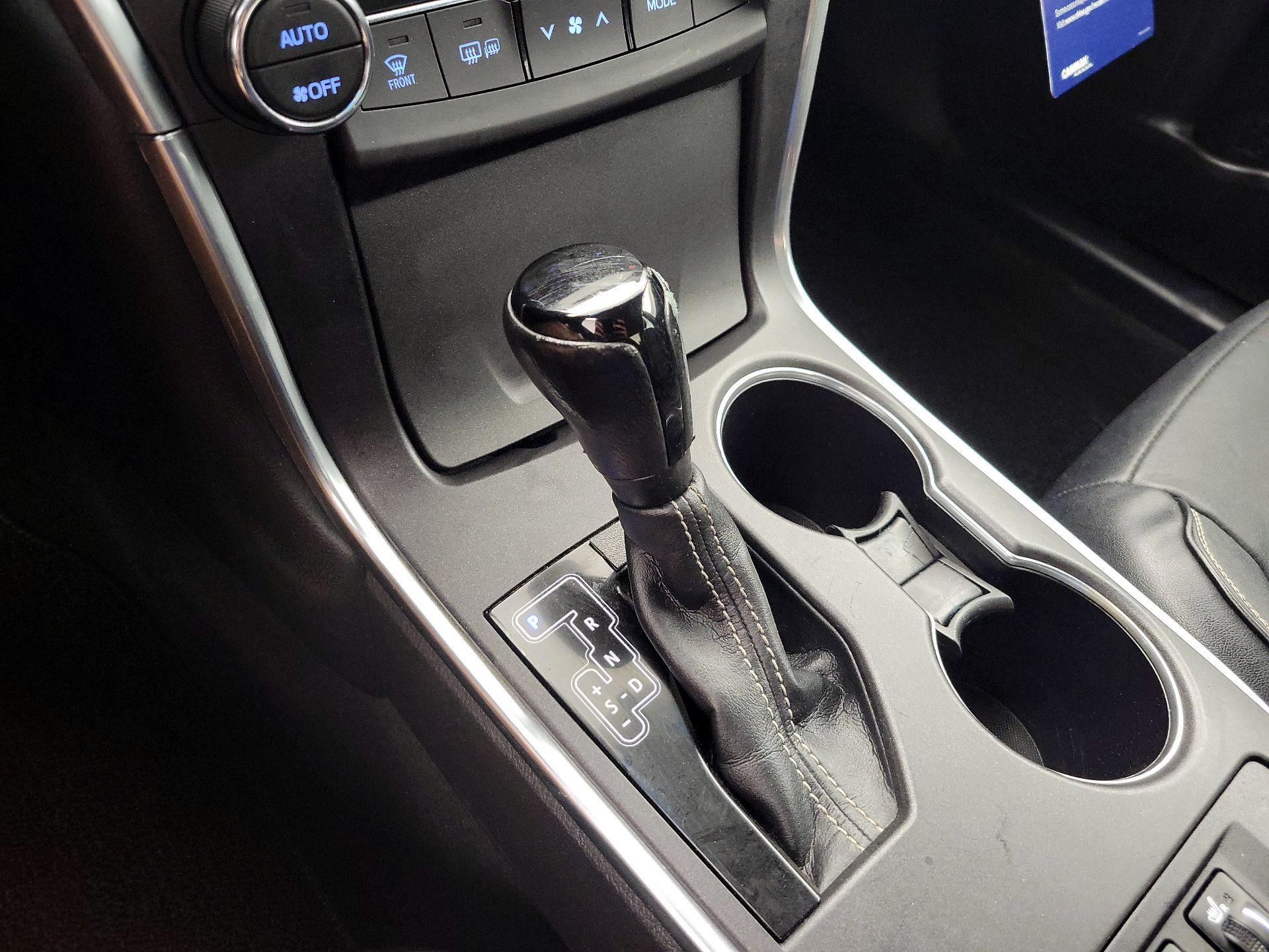 Thumbnail: 2015 Toyota Camry - 18