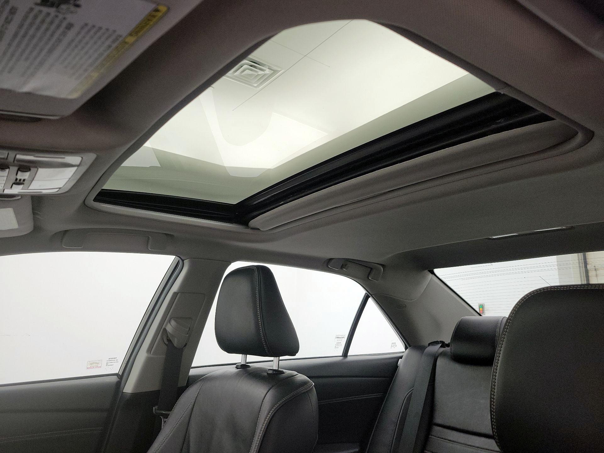 Thumbnail: 2015 Toyota Camry - 20
