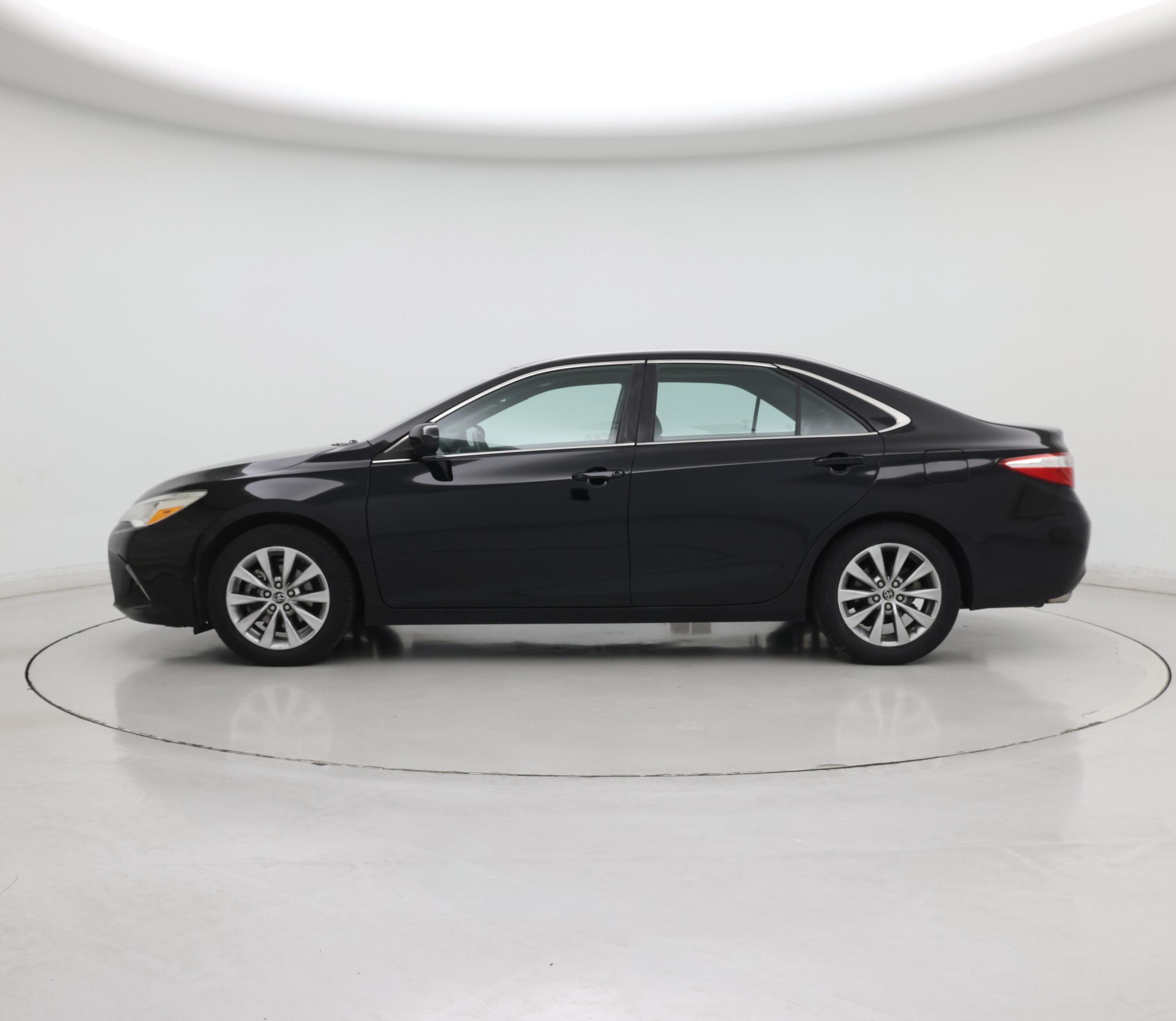 Thumbnail: 2015 Toyota Camry - 3